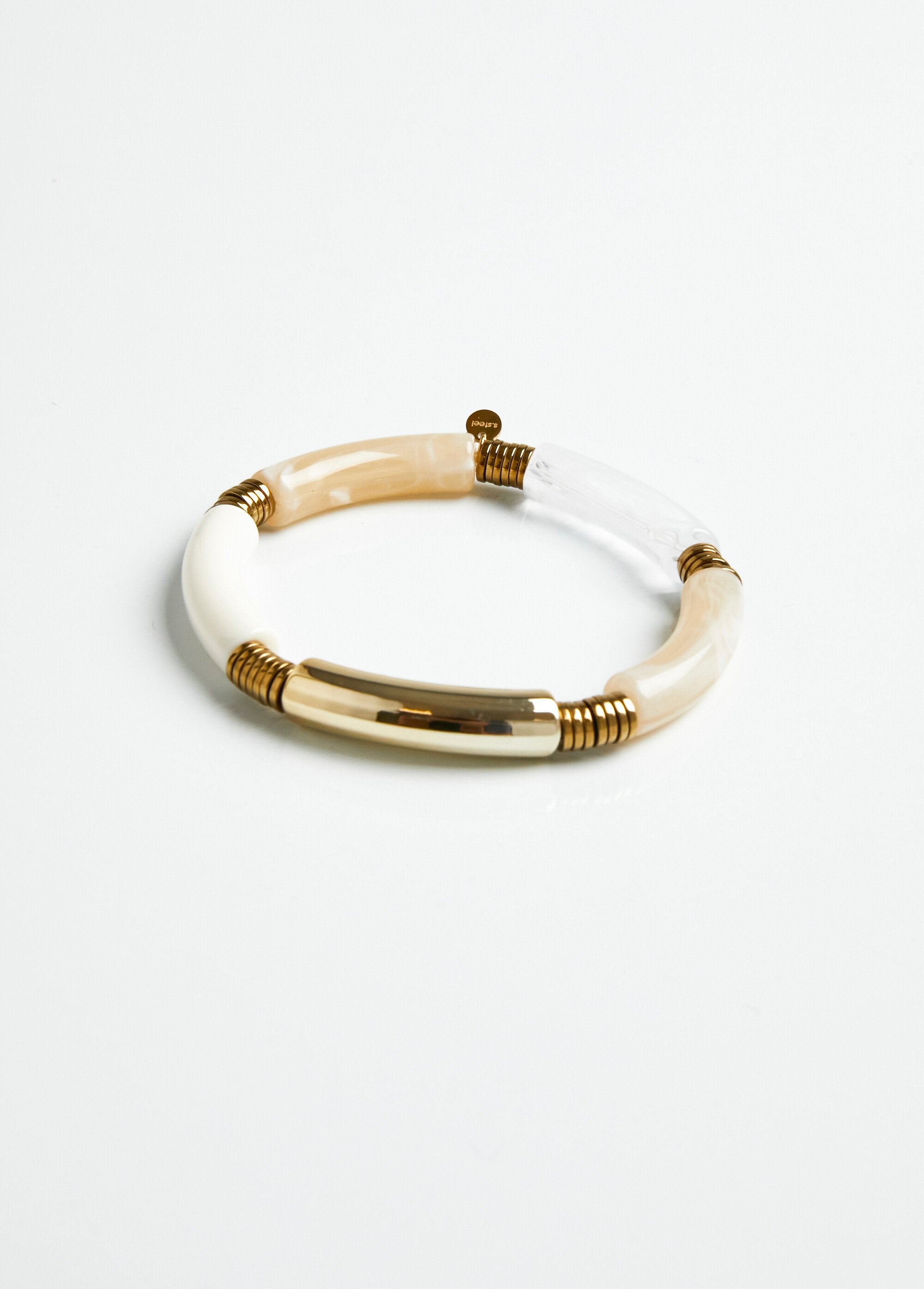 Edele_parels_en_gouden_armband_Blanc_DE1_slim