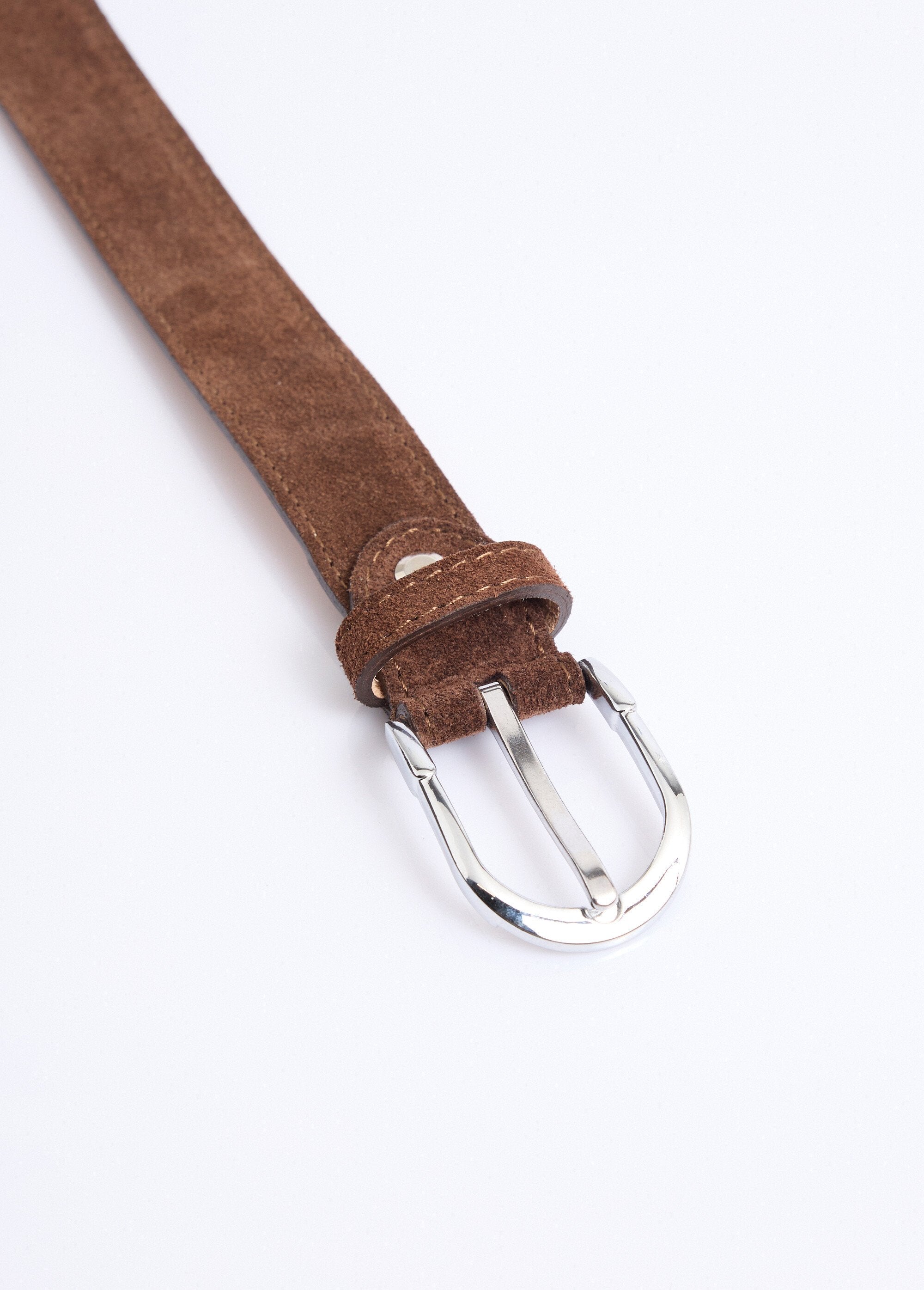 Dunne_suède_leren_riem_met_ronde_gesp_Marron_DE1_slim