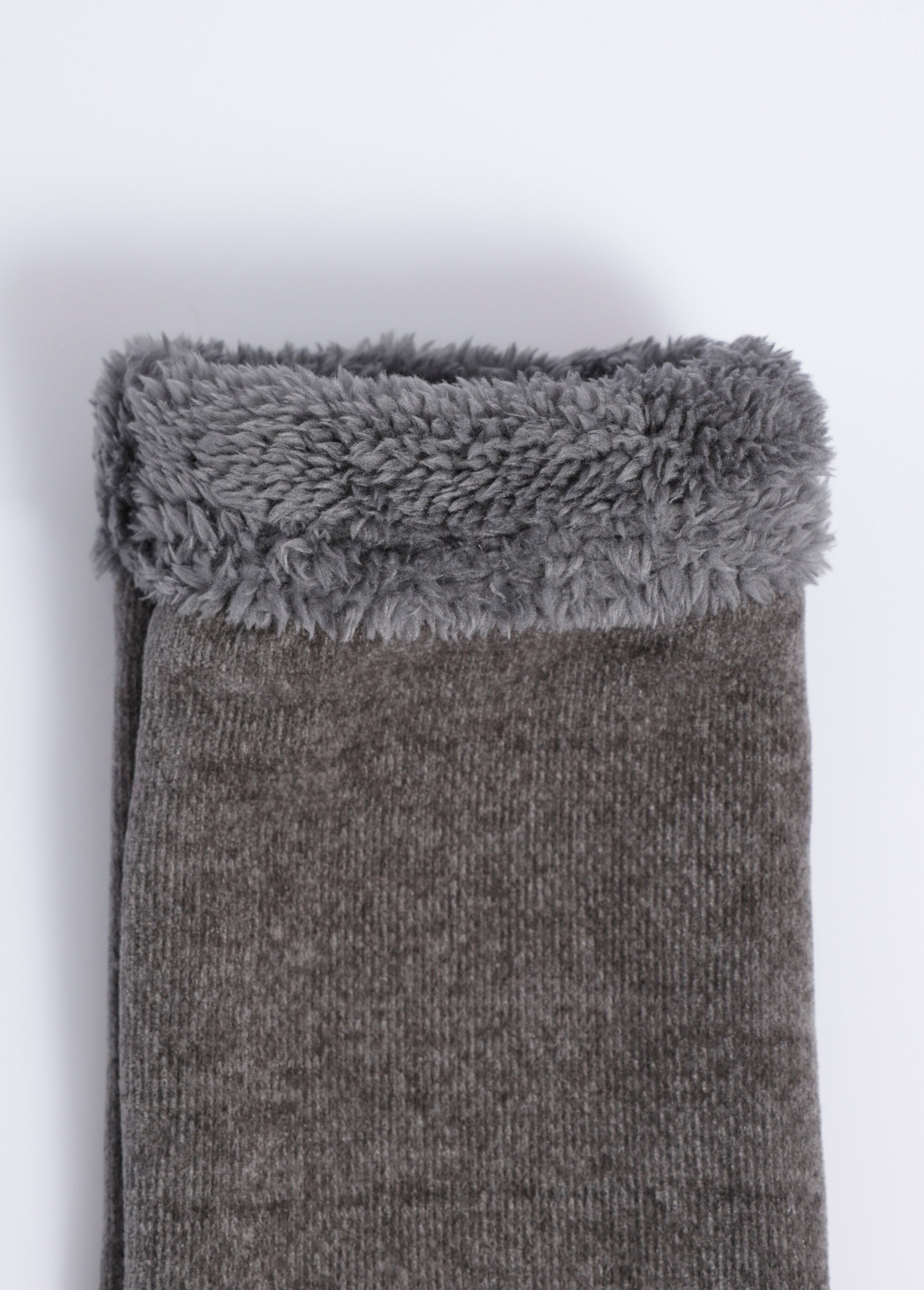 Warme_binnensokken_met_puistjes_Gris_DE2_slim