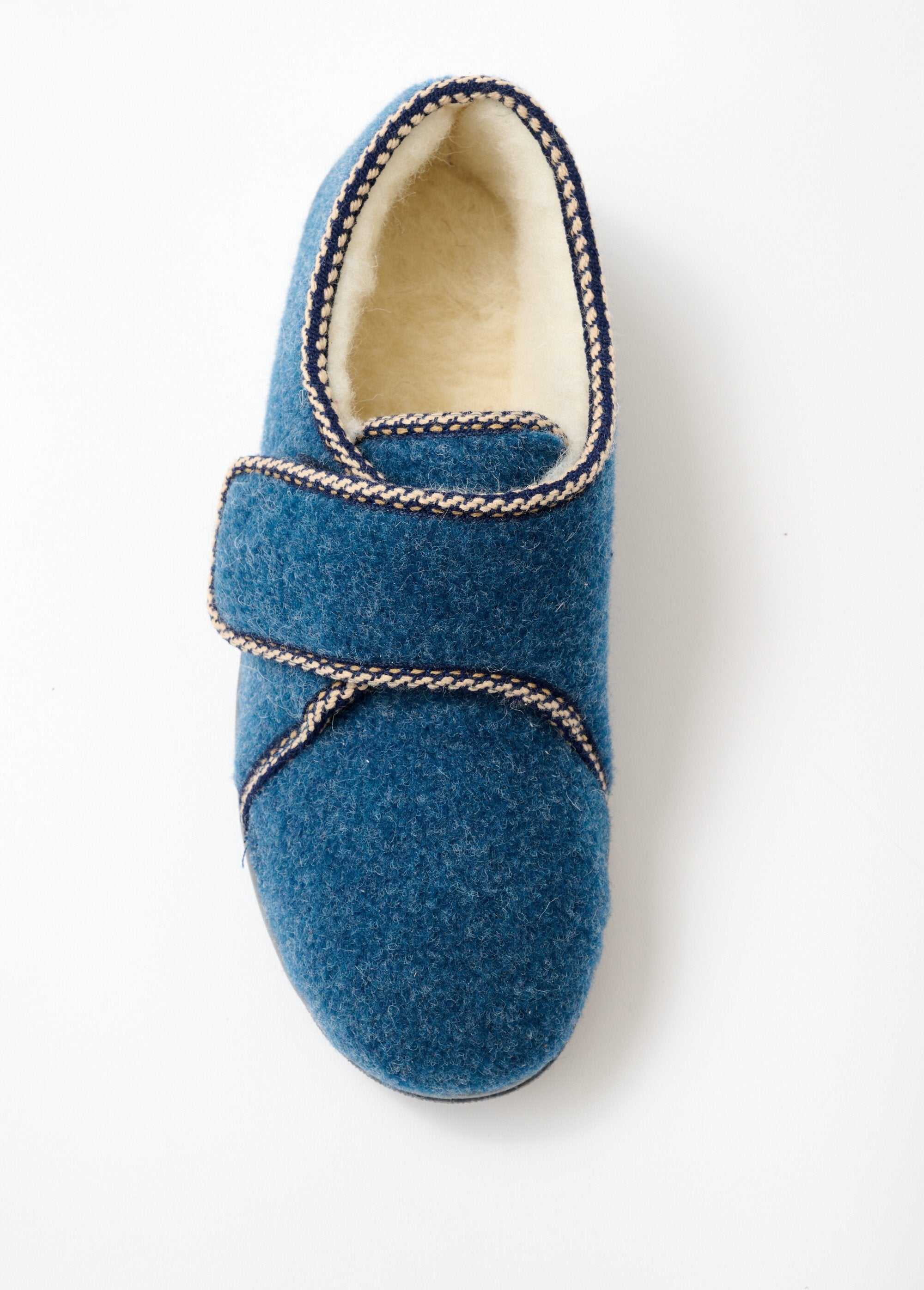 Brede_comfort_gevoerde_slippers_met_klittenband_Blauwe_spijkerbroek_OV1_slim