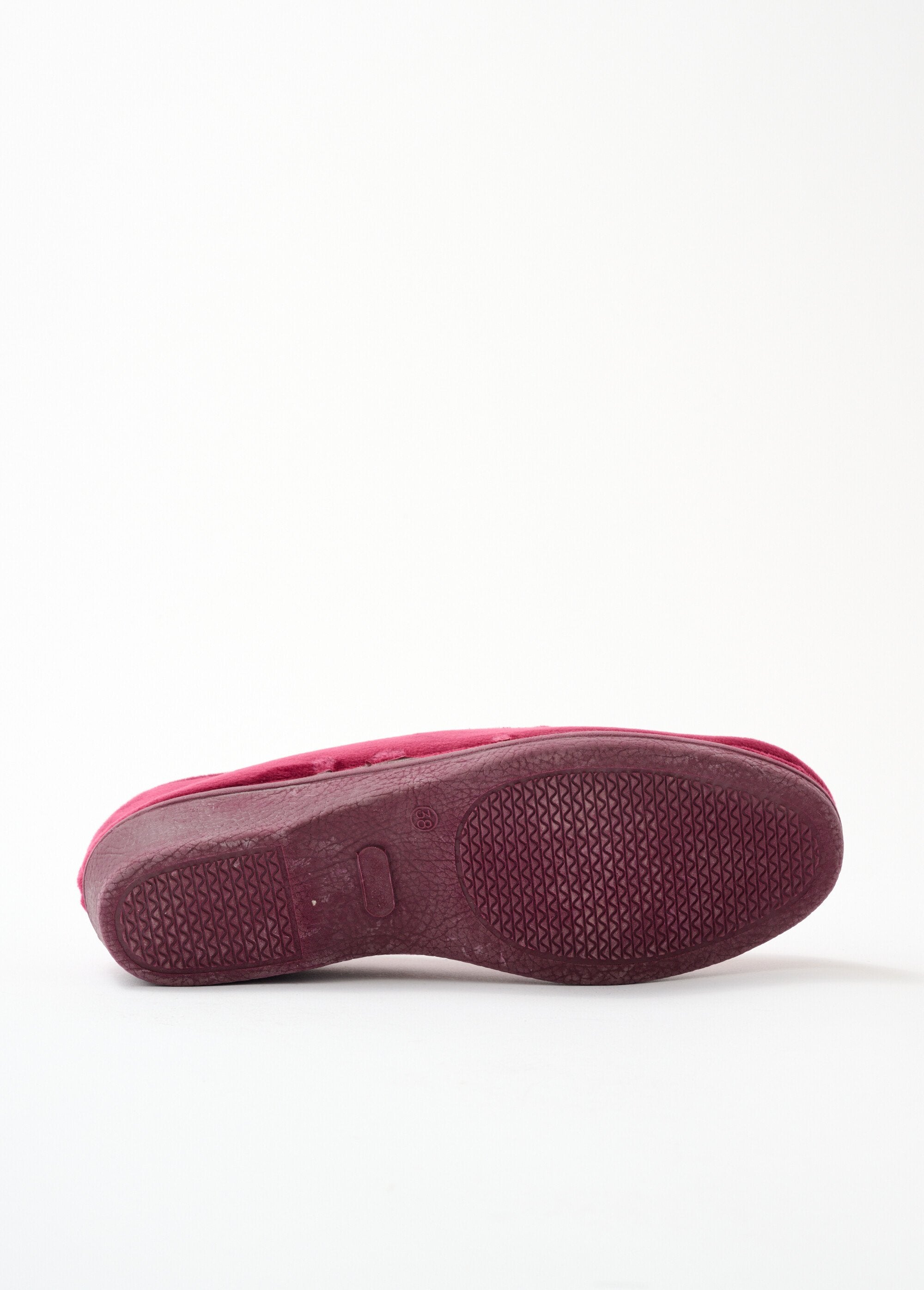 Comfortabele_geborduurde_pantoffel_Bordeaux_UN1_slim