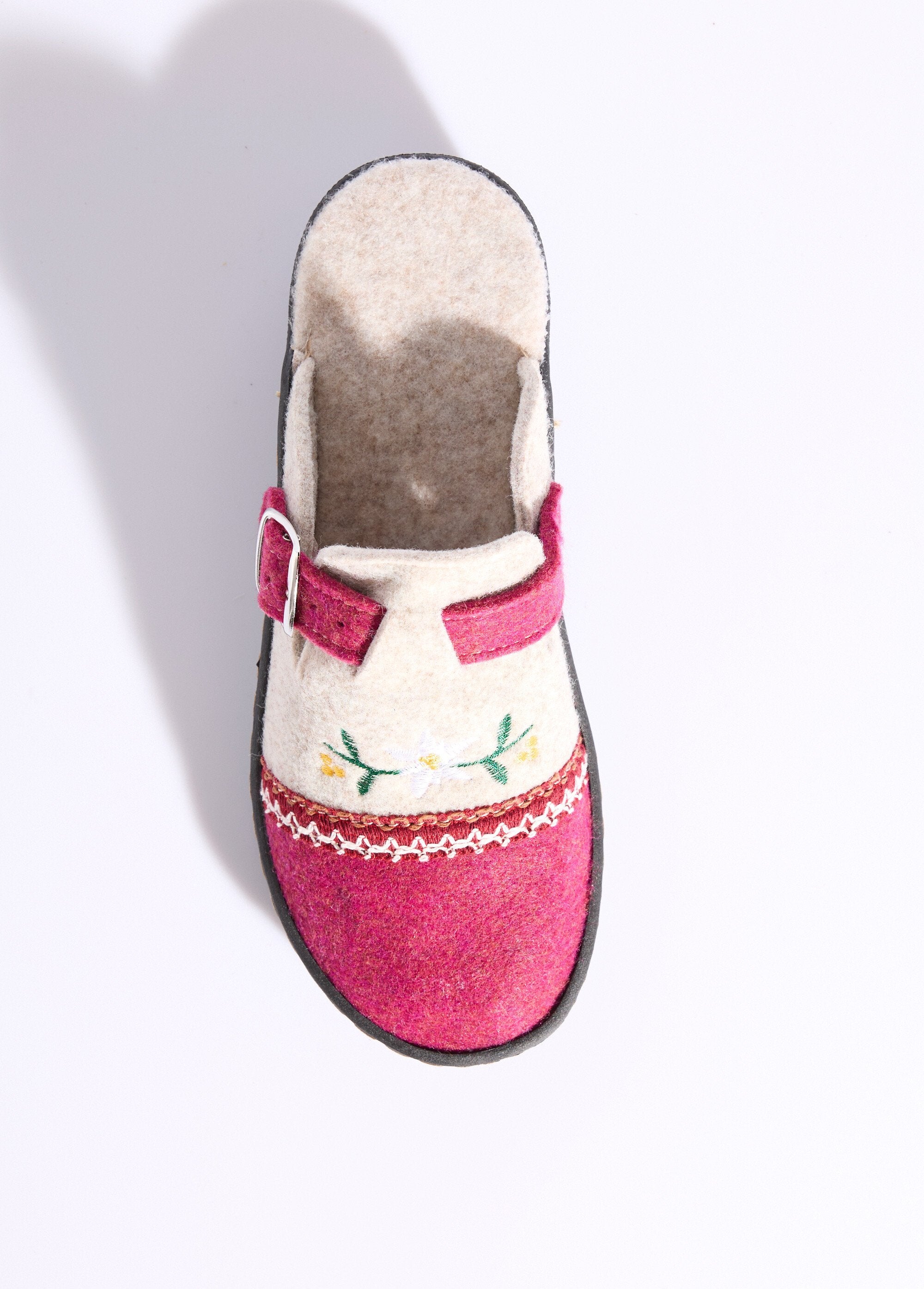 Comfort_breedte_geborduurde_klompslipper_Beige_en_bordeaux_OV1_slim