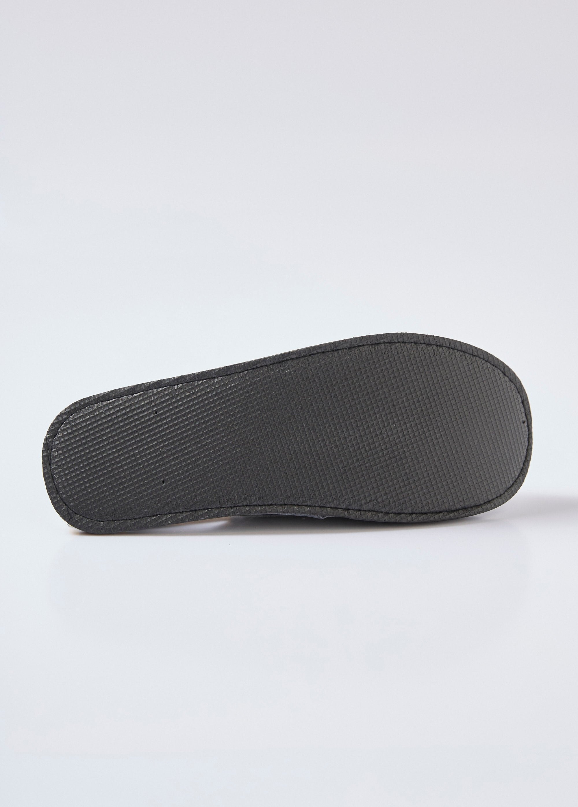 Muiltjes_met_geborduurd_logo_Gris_UN1_slim