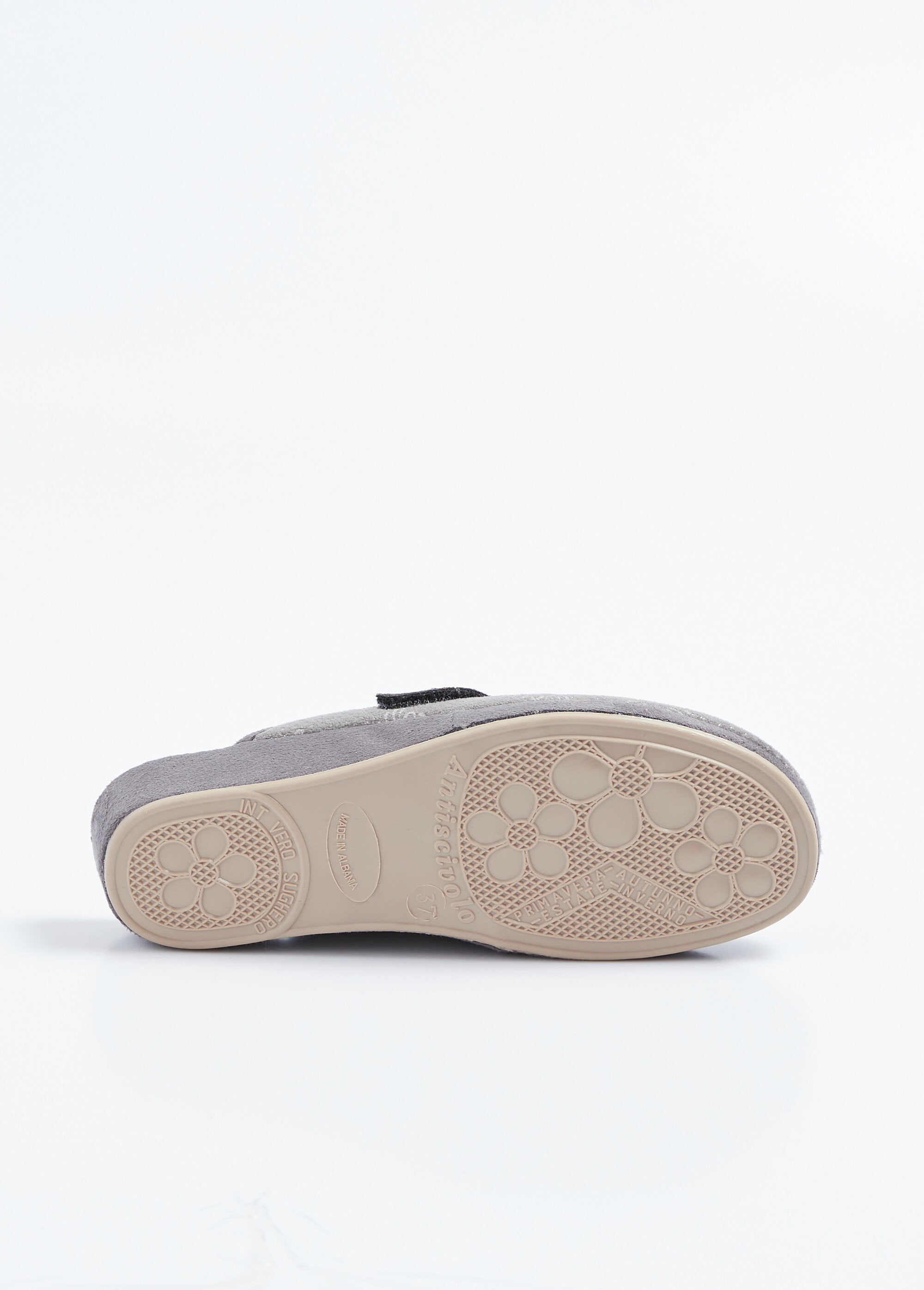 Comfortabele_brede_muiltjes_met_klittenband_Gris_UN1_slim