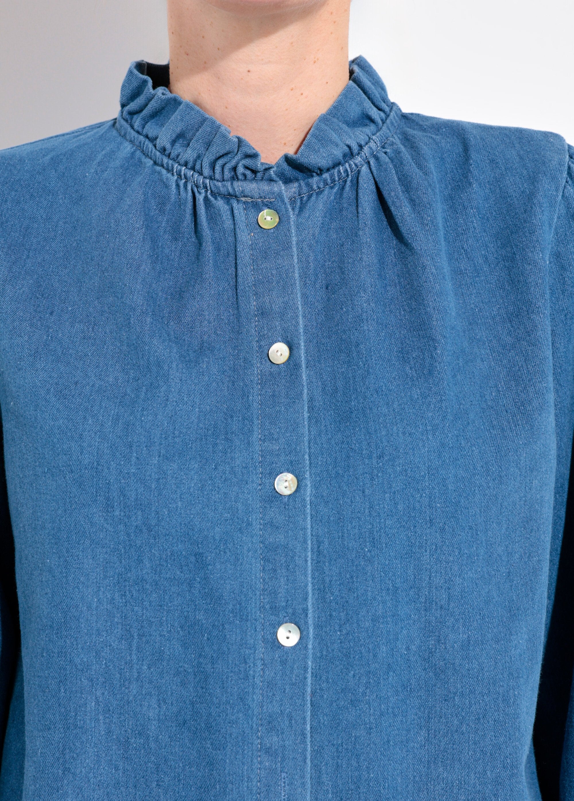 Denim_overhemd_met_knoopsluiting,_kraag_met_ruches_Denim_DE1_slim