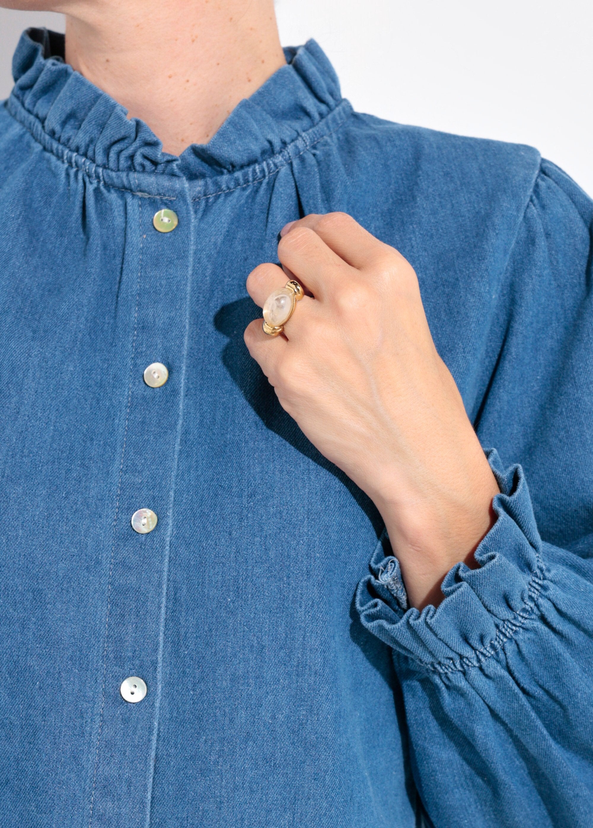Denim_overhemd_met_knoopsluiting,_kraag_met_ruches_Denim_DE2_slim