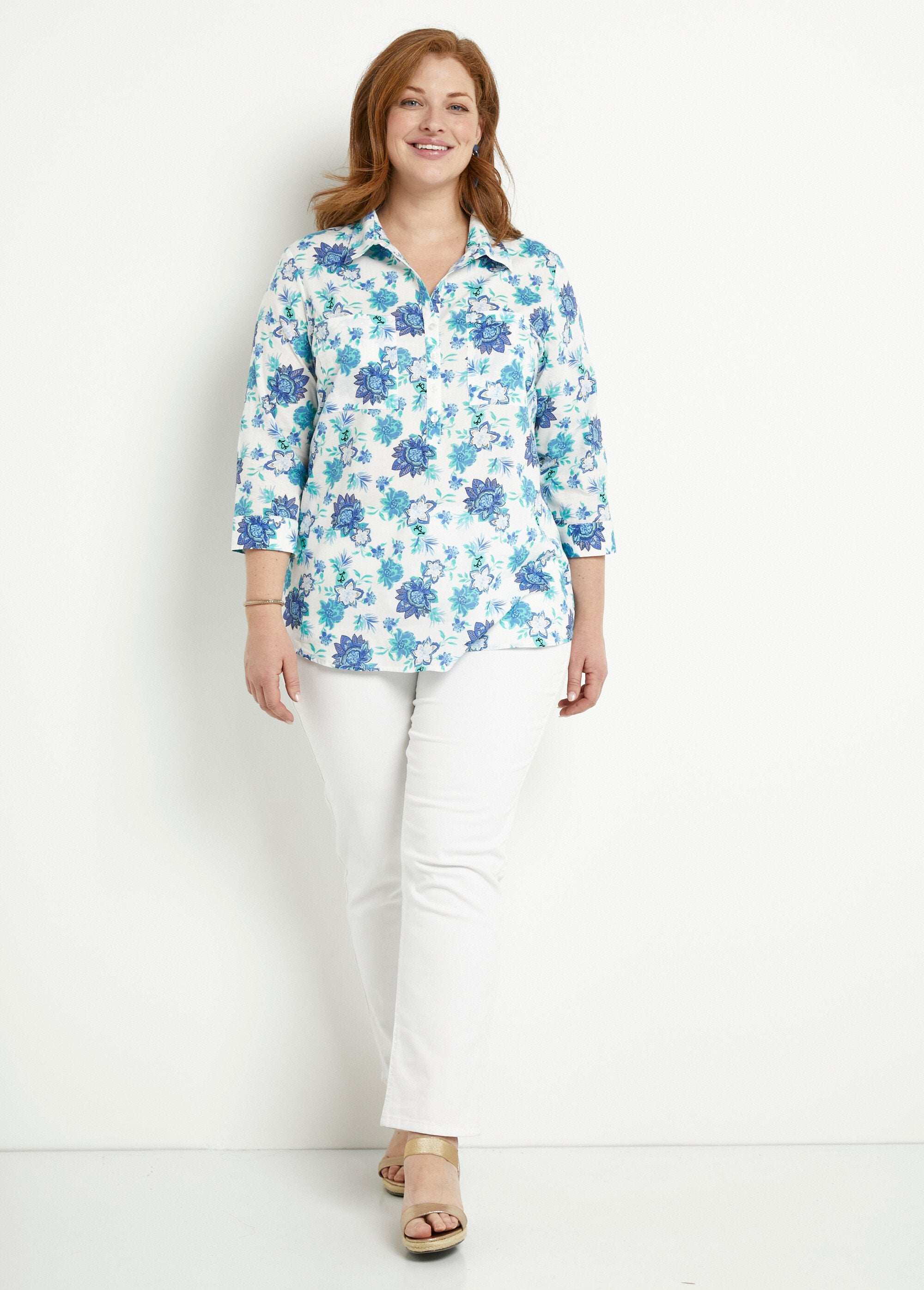 Lange_katoenen_blouse_met_knoopsluiting_en_bloemenprint_Imprime_bleu_SF1_curvy