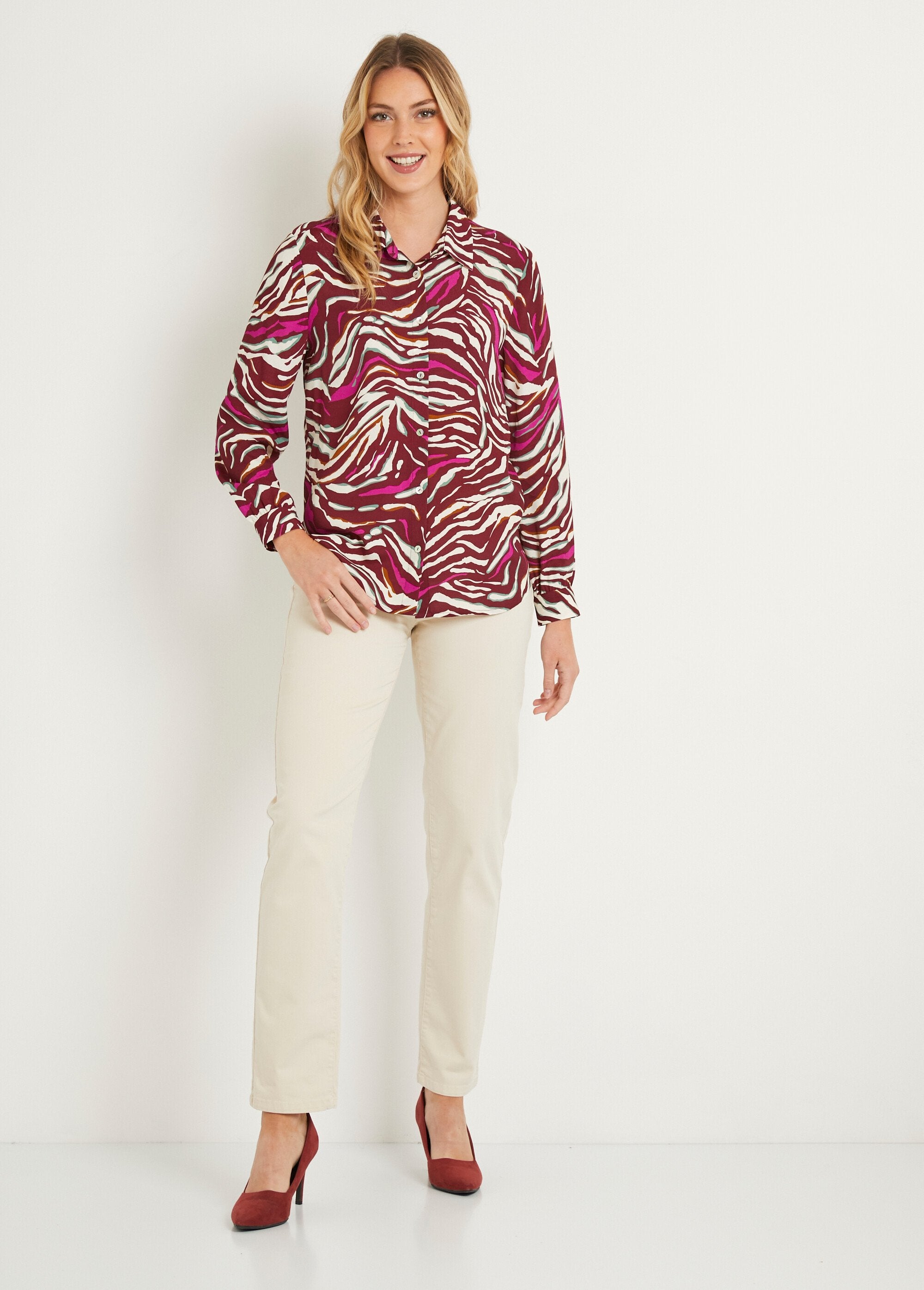 Lange_blouse_met_zebraprint_en_knoopsluiting_Prune_et_rose_SF1_slim