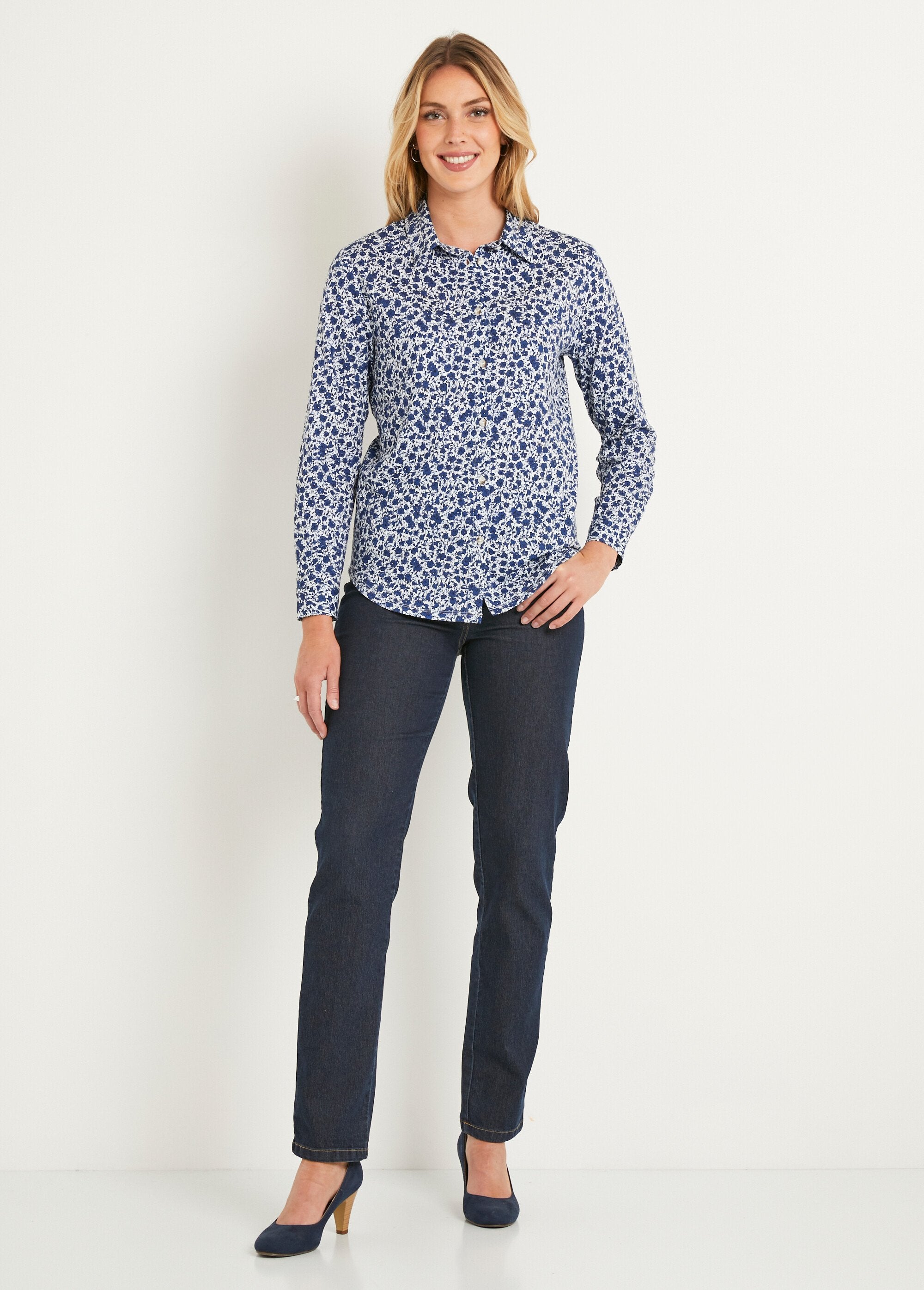 Katoenen_blouse_met_rechte_knopen_Bleu_SF1_slim