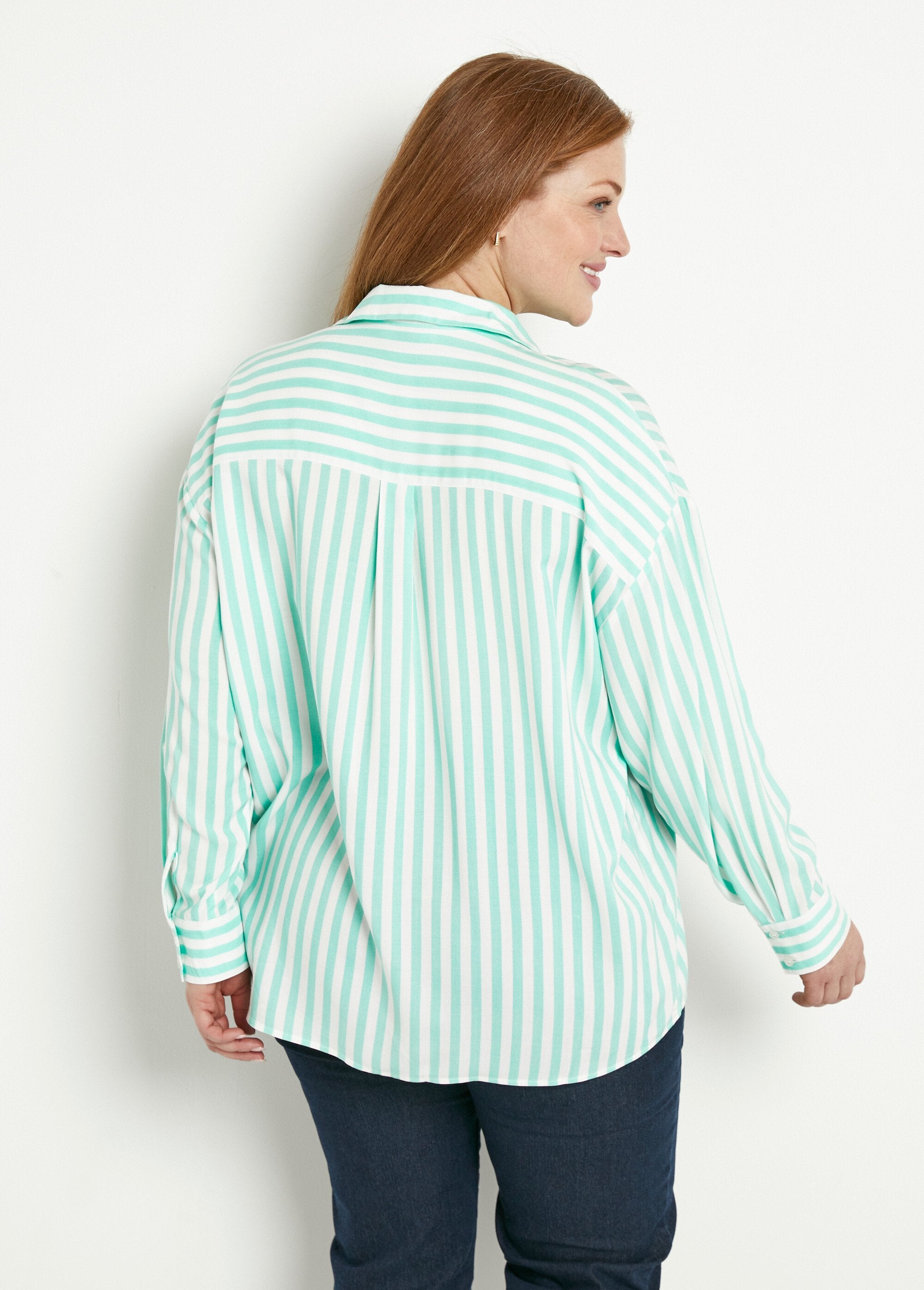 Gestreepte_vloeiende_blouse_met_lange_mouwen_Vert_et_blanc_DO1_curvy