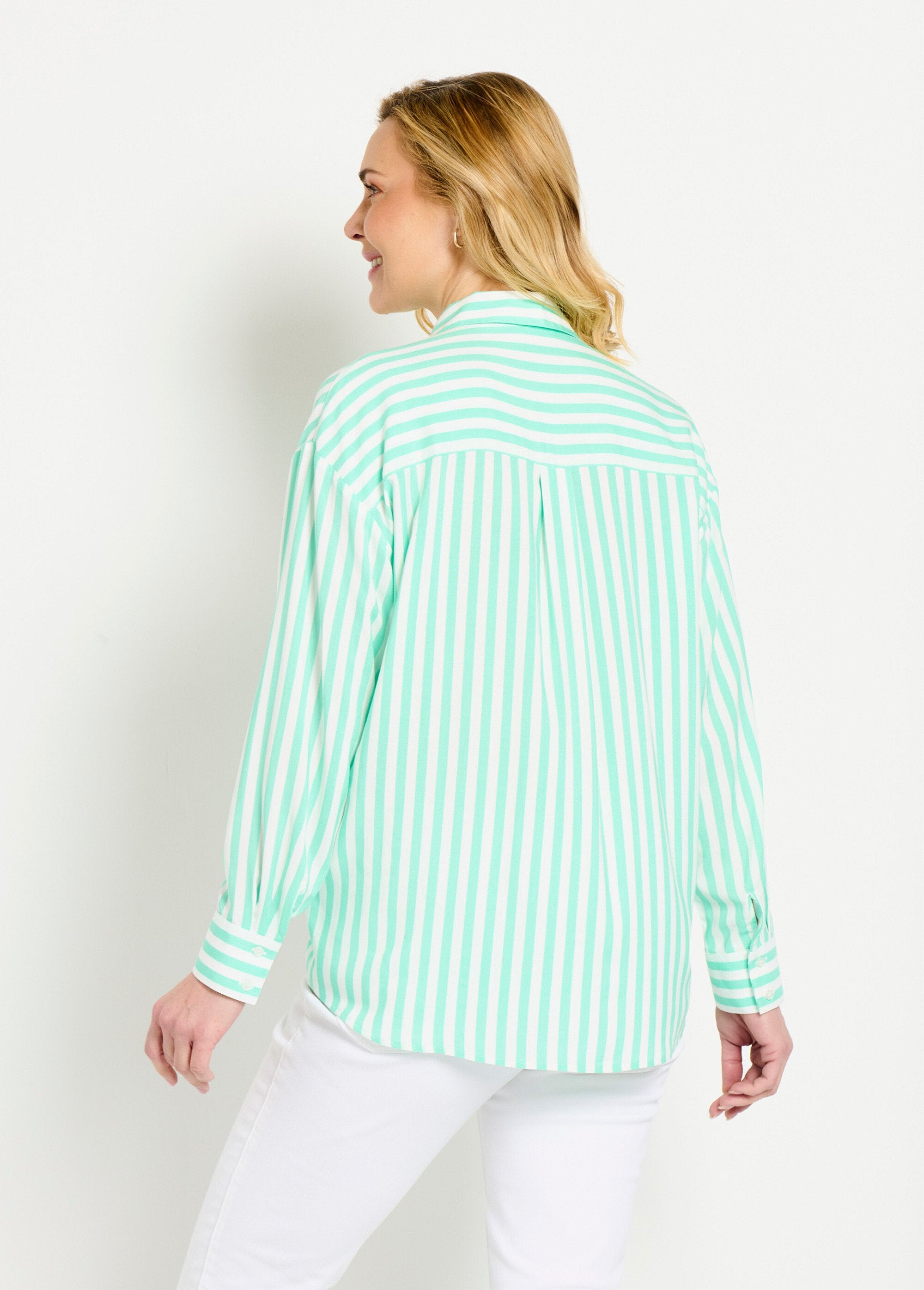 Gestreepte_vloeiende_blouse_met_lange_mouwen_Vert_et_blanc_DO1_slim