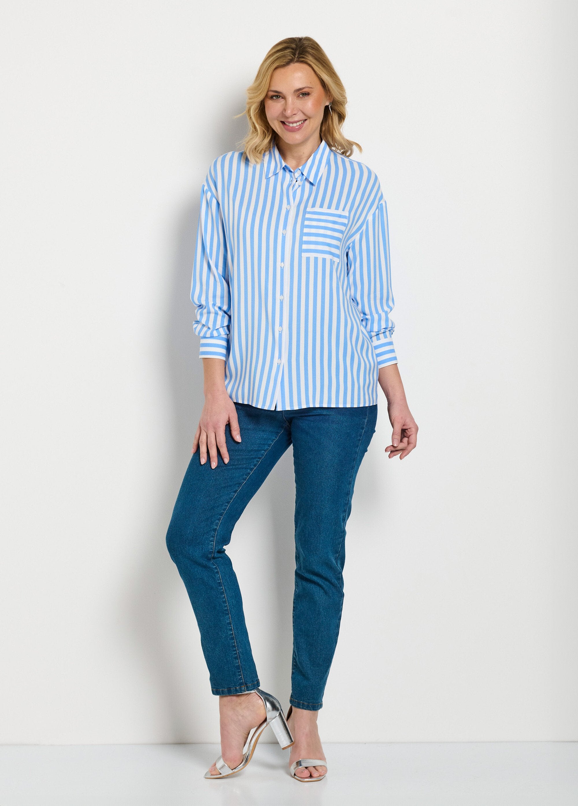 Gestreepte_vloeiende_blouse_met_lange_mouwen_Bleu_et_blanc_SF1_slim