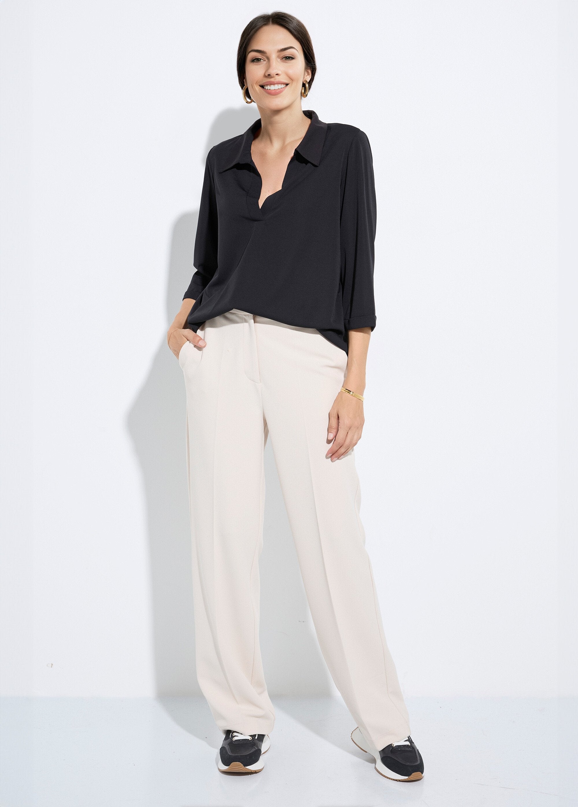 Effen_vloeiende_blouse_met_opstaande_kraag_Uni_noir_SF1_slim