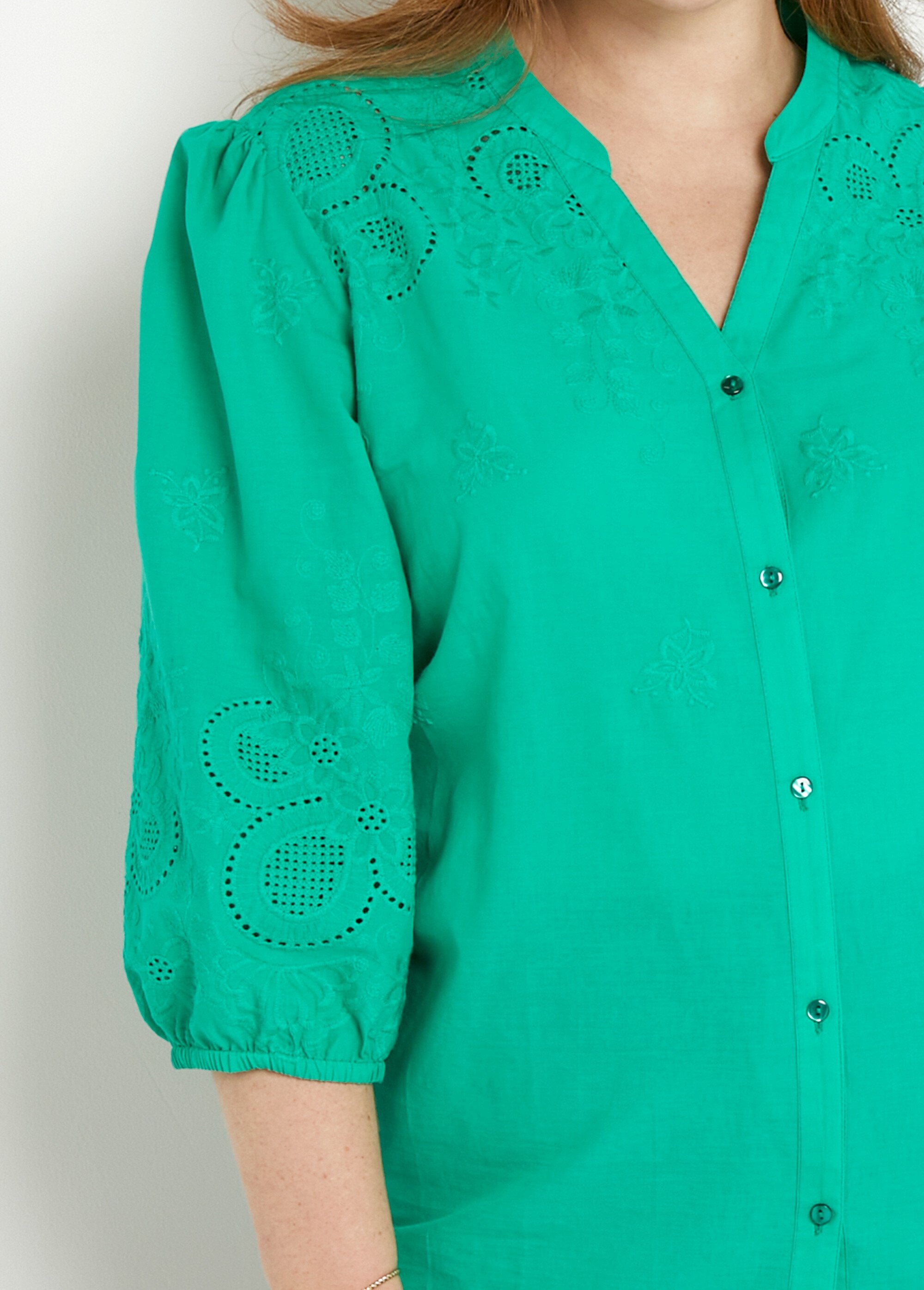 Lange_geborduurde_katoenen_blouse,_3/4_mouwen_Vert_DE1_curvy