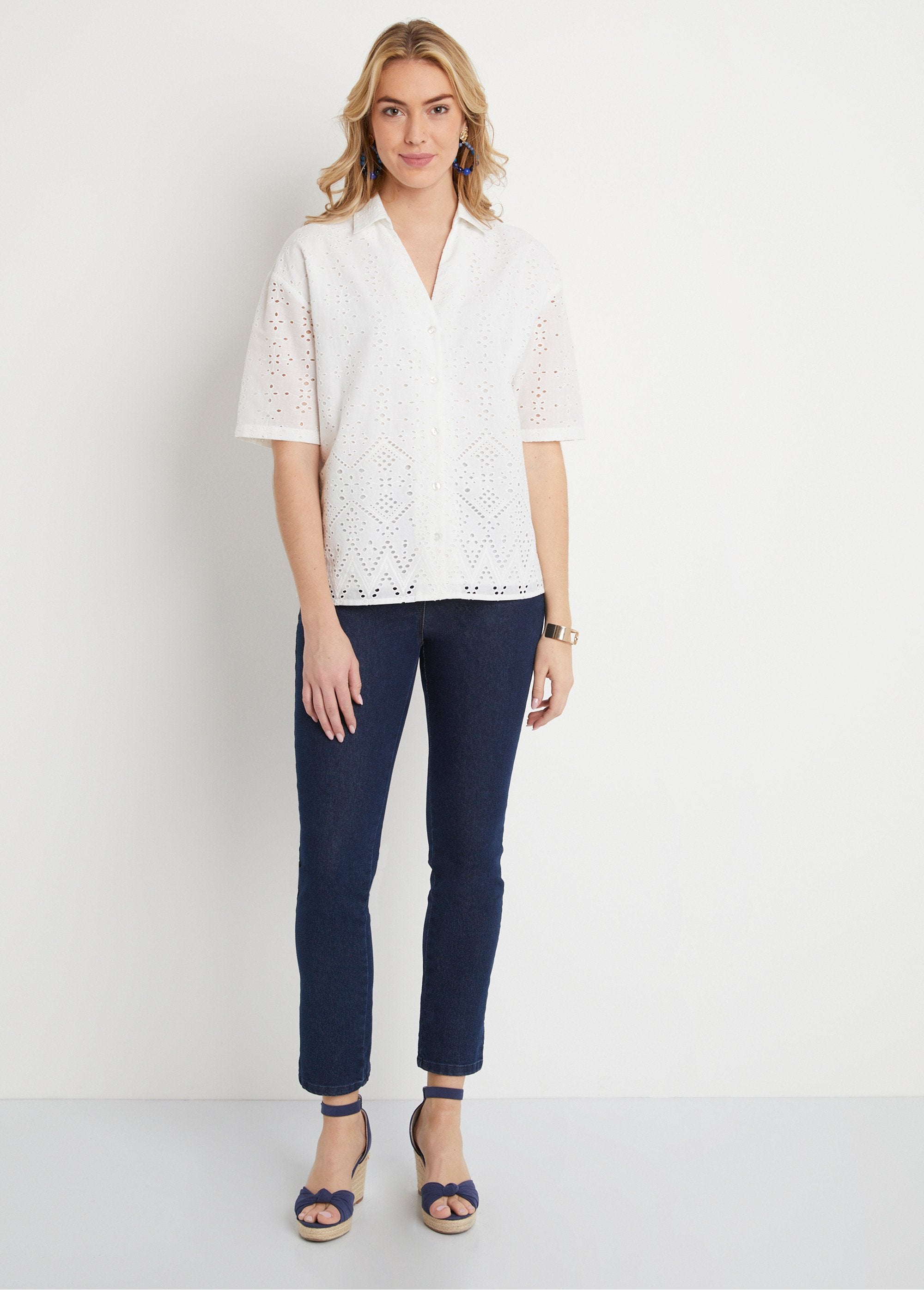 Geborduurde_blouse_met_korte_mouwen_Wit_SF1_slim