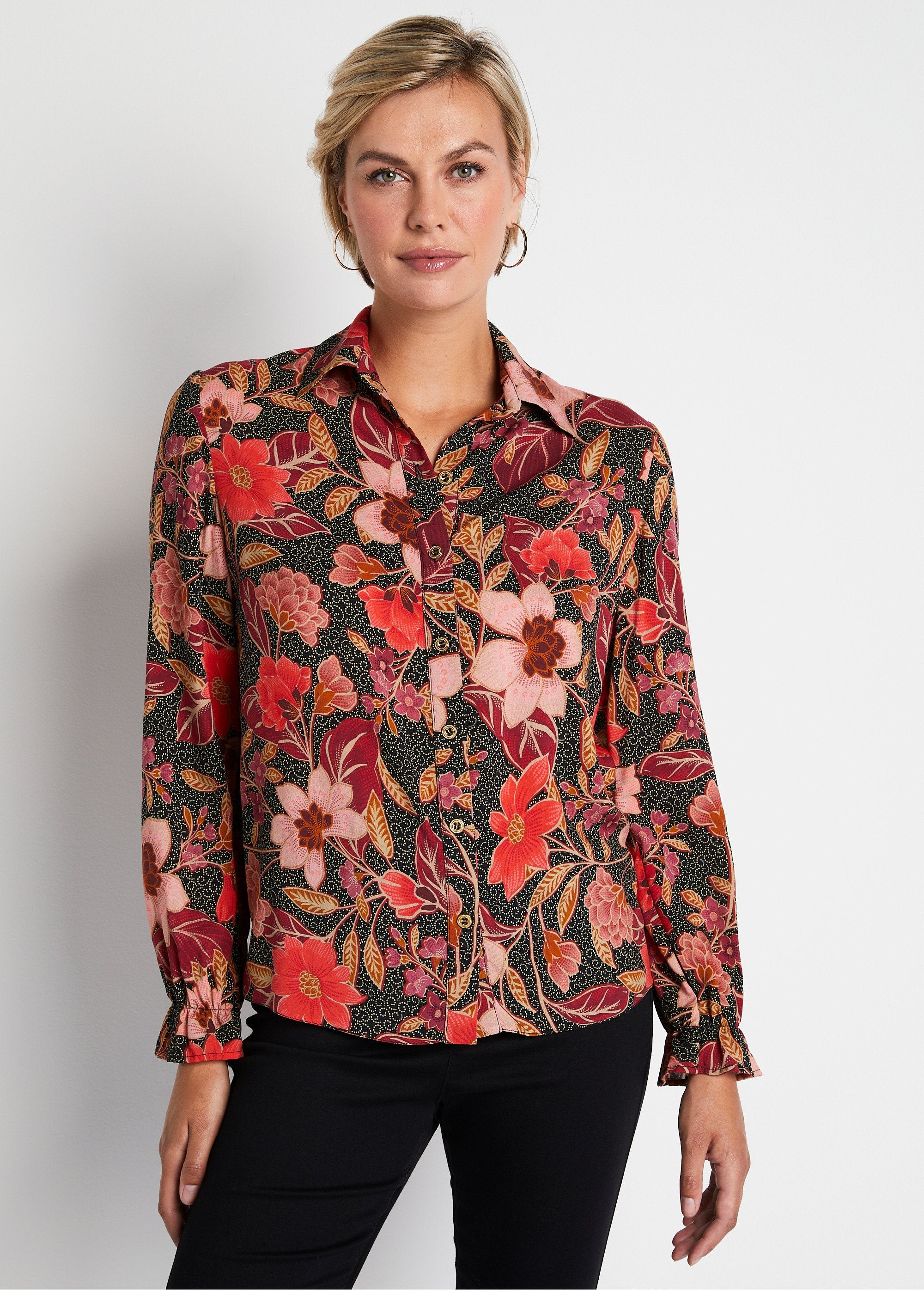 Gebloemde_blouse_met_lange_mouwen_Koraal_imp_FA1_slim