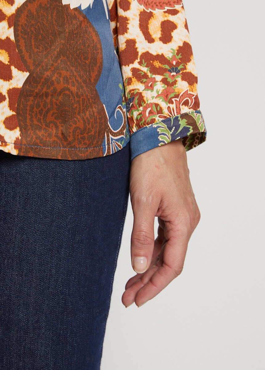 Blouse_met_lange_mouwen,_effen_of_bedrukt_Imprime_multicolore_DE2_slim