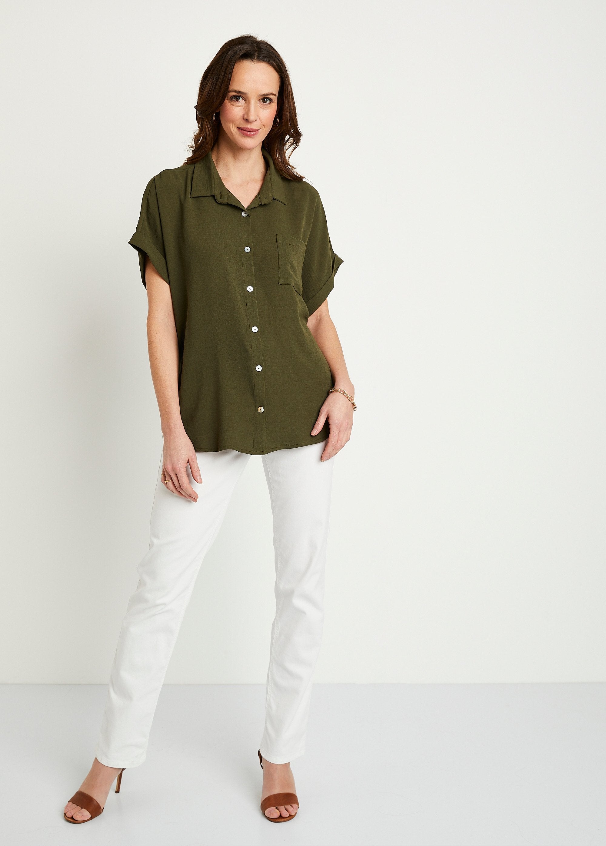 Effen_blouse_met_korte_mouwen_Khaki_SF1_slim