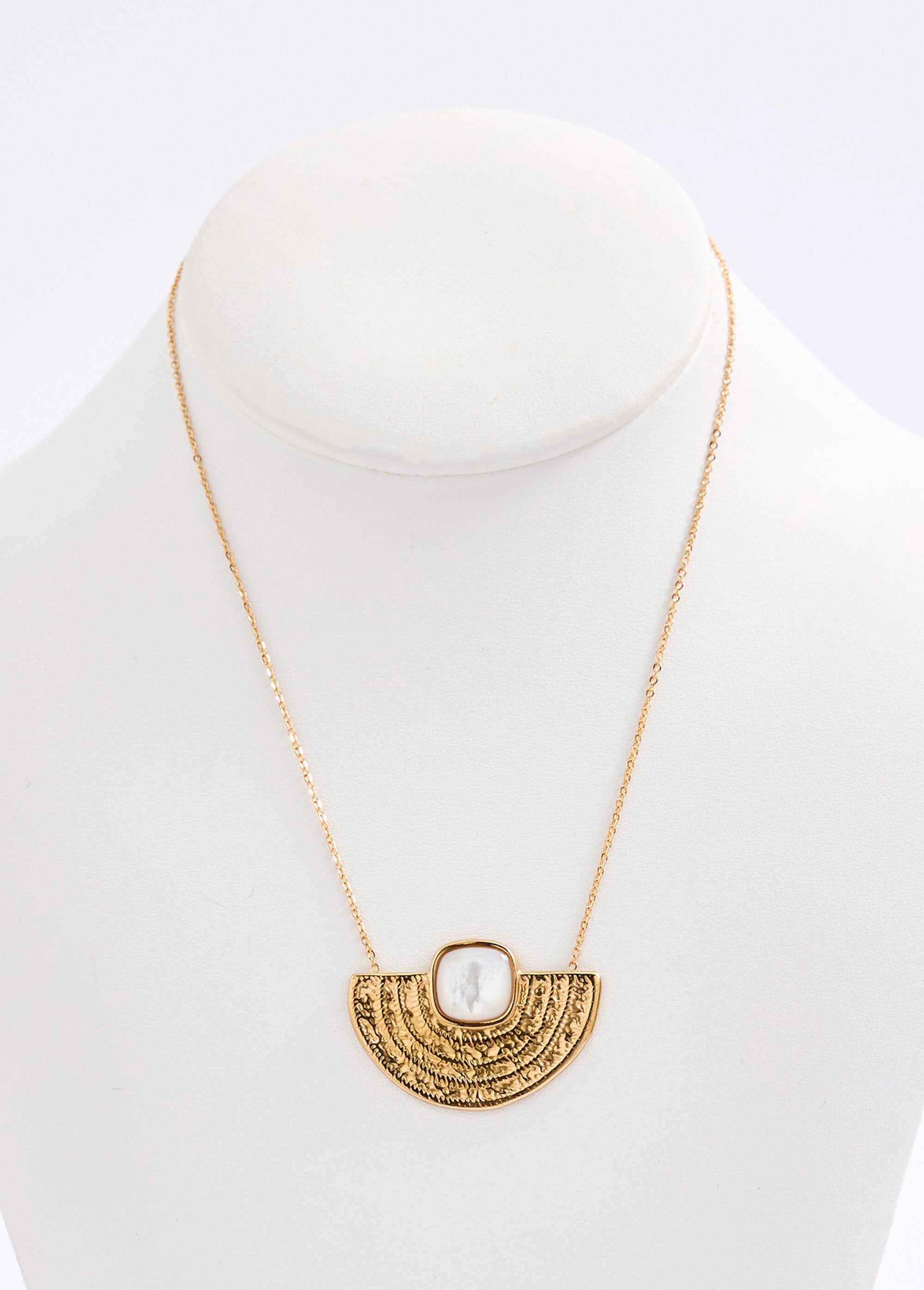 Ketting_met_verguld_roestvrij_staal_en_parelmoeren_hanger_Dore_et_blanc_FA1_slim