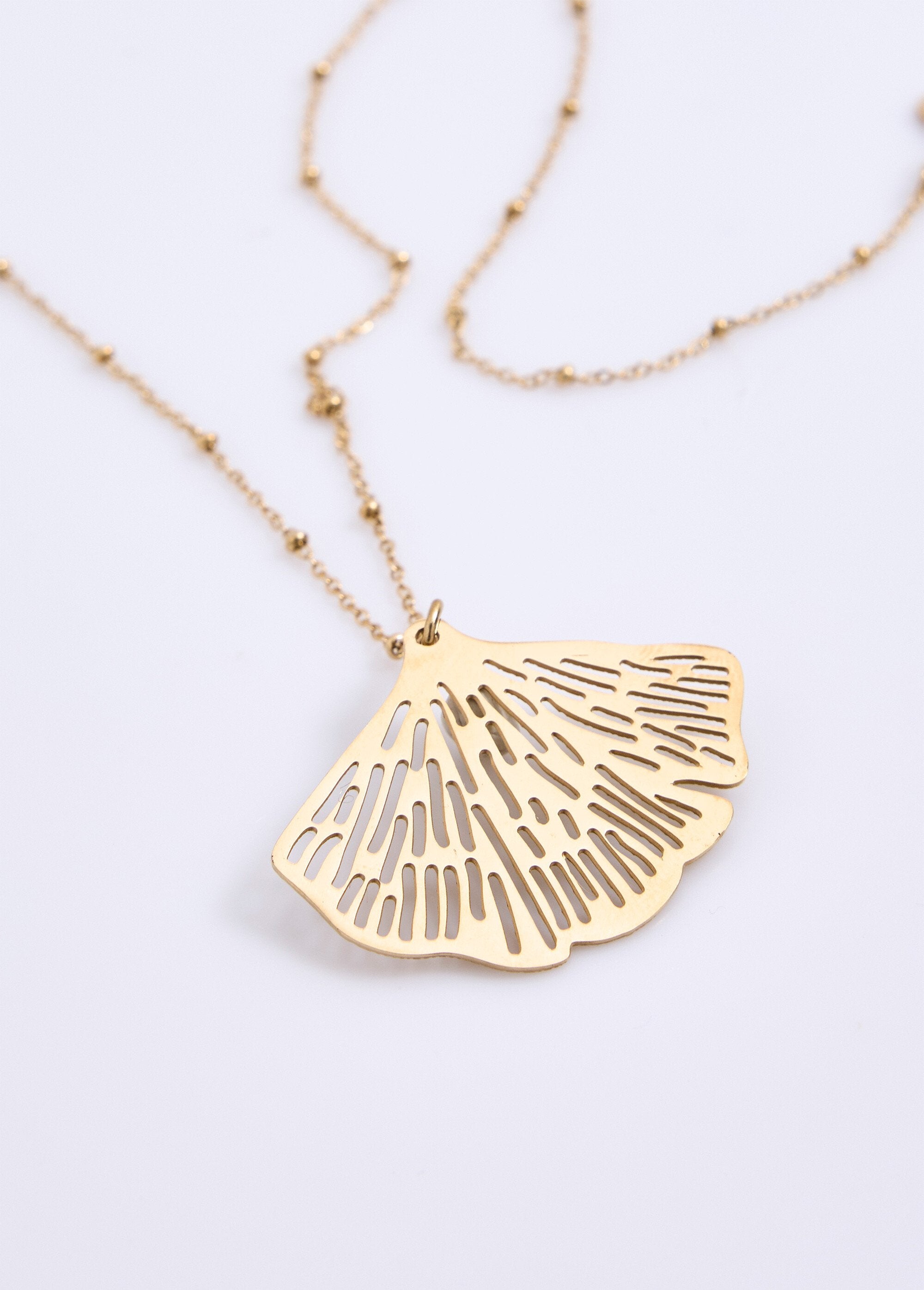 Ketting_met_vergulde_roestvrijstalen_bladhanger_Dore_FA1_slim
