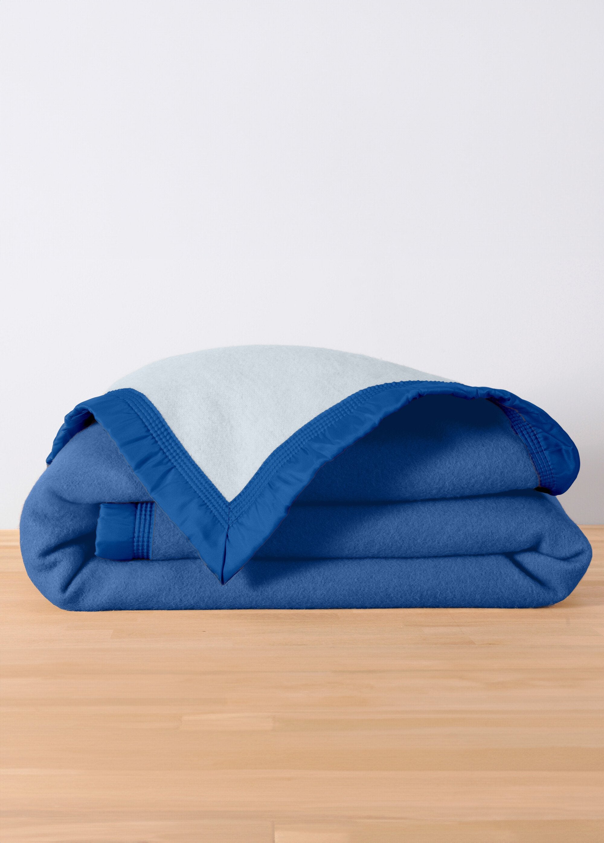 Tweekleurige_deken_van_zuiver_wol_600_g/m²._BLAUW_FA1_slim