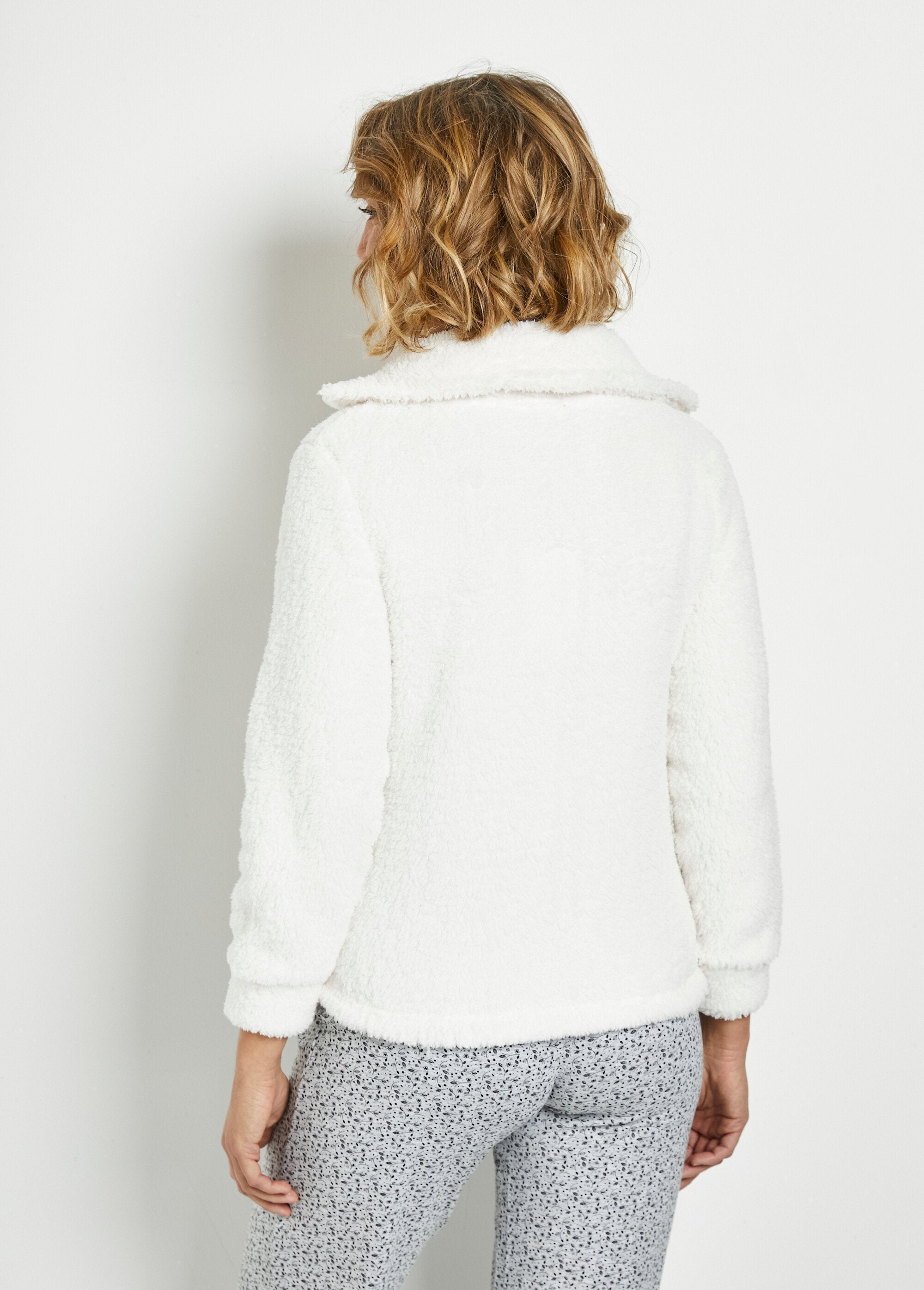 Lichtgekleurde_warme_fleecetrui_met_ritssluiting_Blanc_DO1_slim