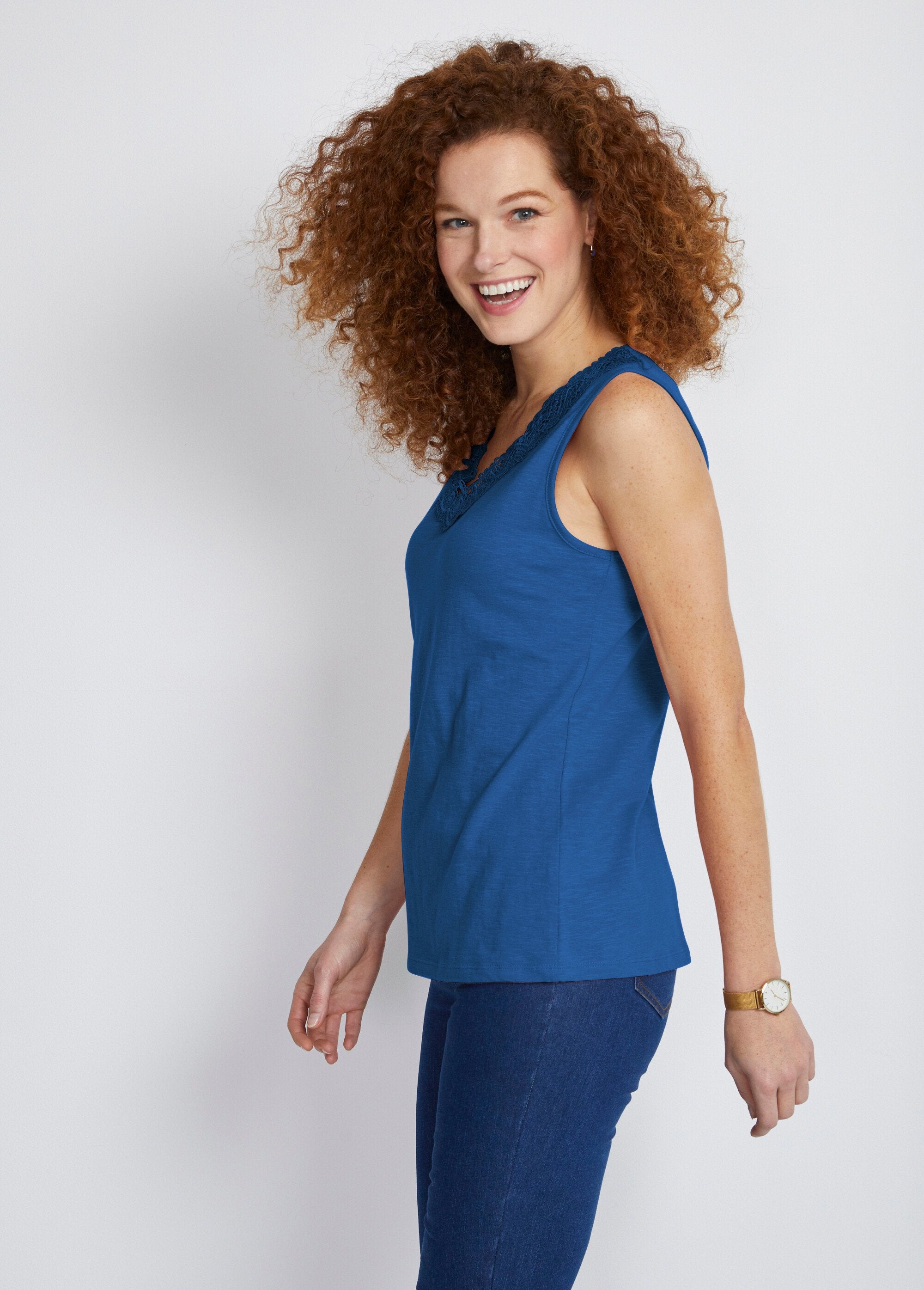 Tanktop_van_katoen_en_macramé_Blauw_DR1_slim