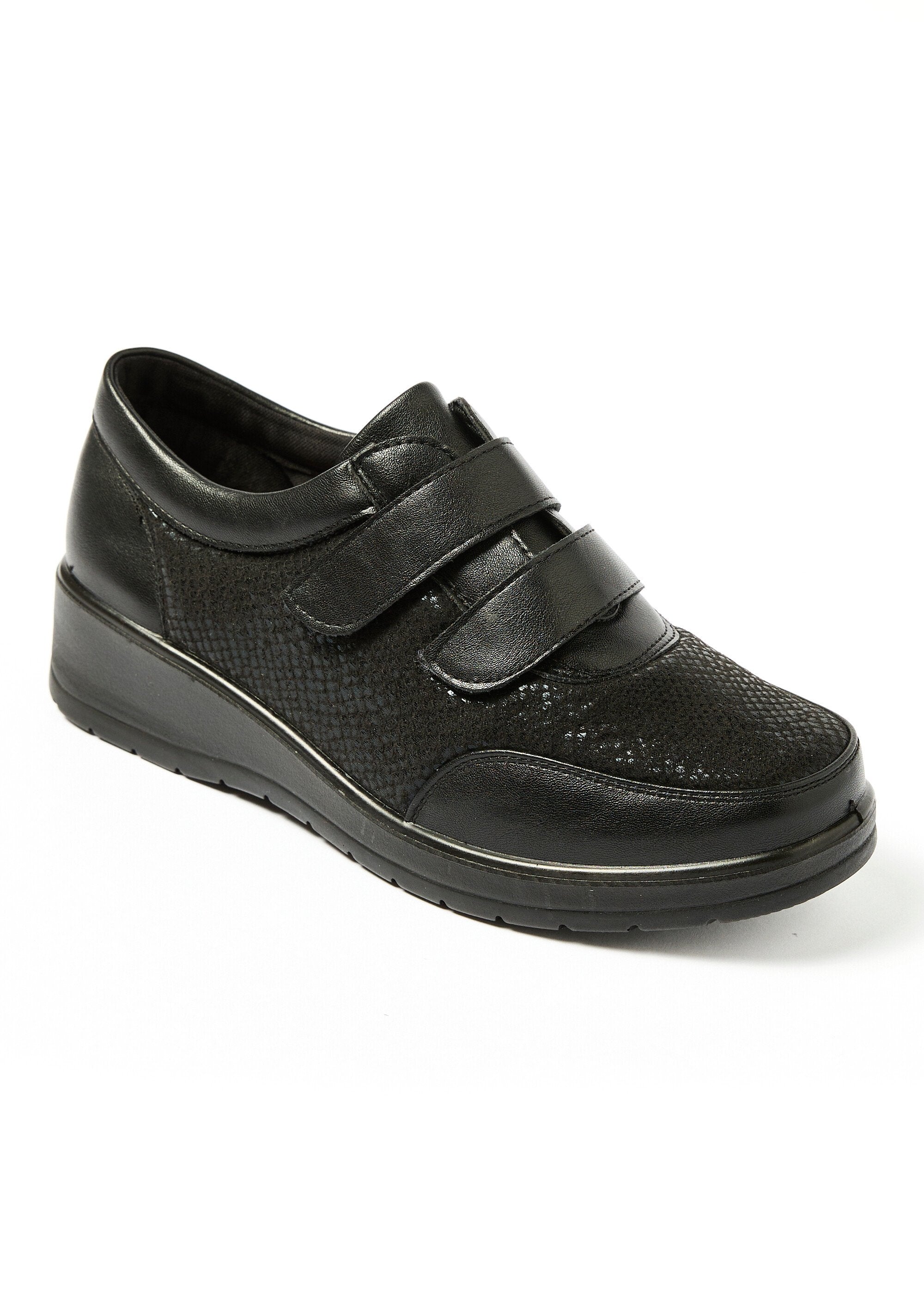 Derbies_met_klittenbandsluiting_en_sleehak_Noir_FA1_slim