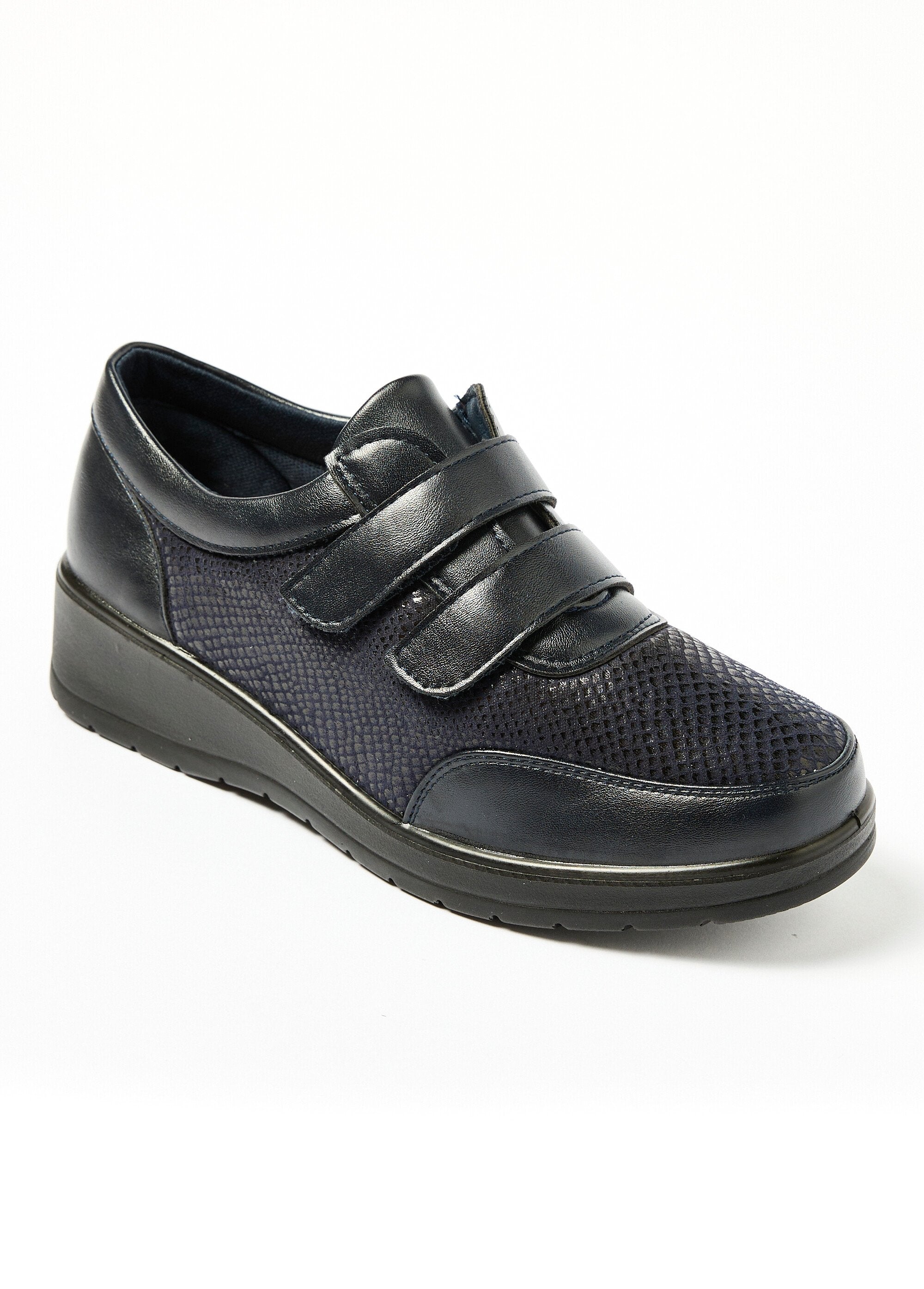 Derbies_met_klittenbandsluiting_en_sleehak_Marine_FA1_slim