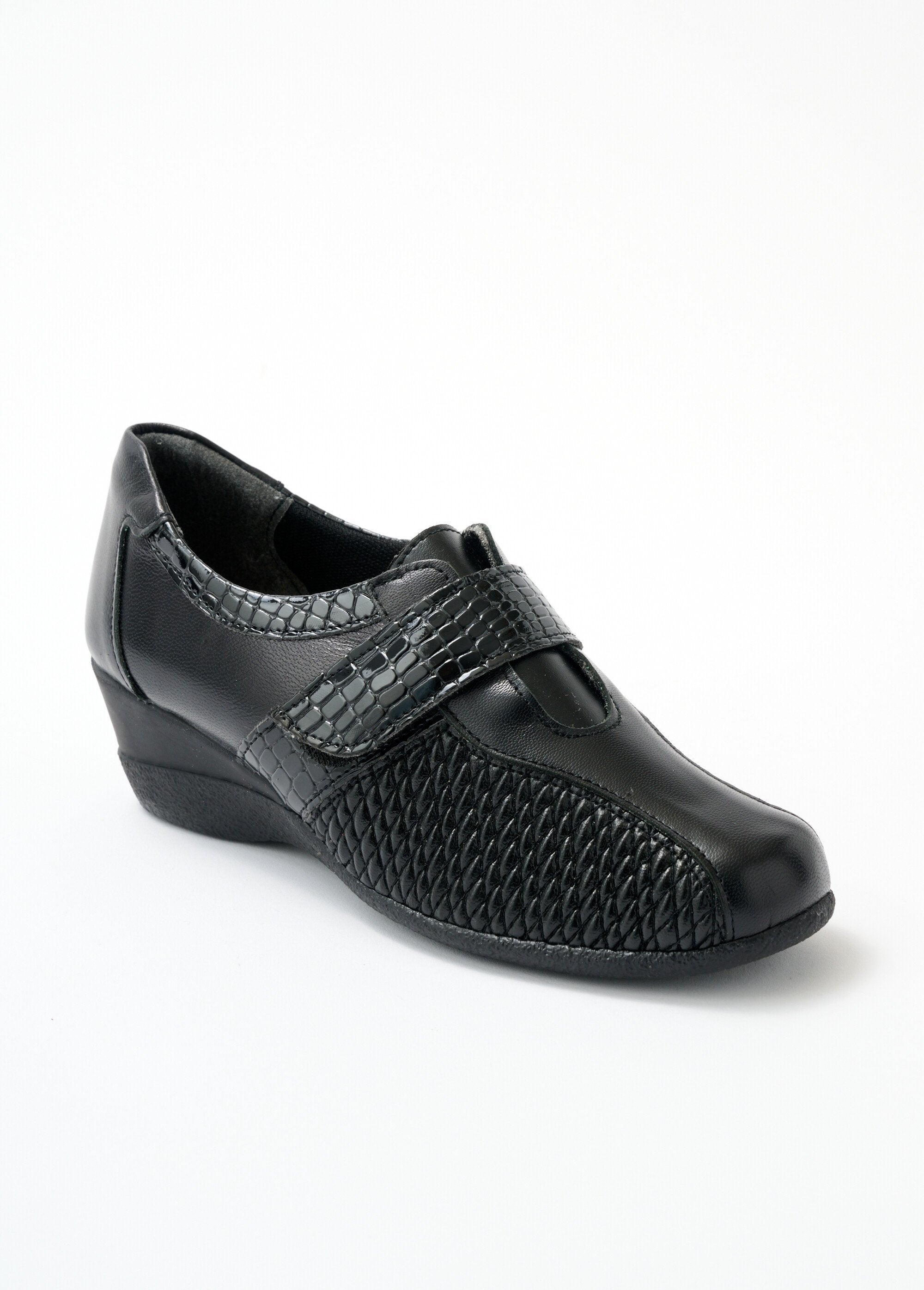 Brede_leren_comfort_derbies_ZWART_FA1_slim