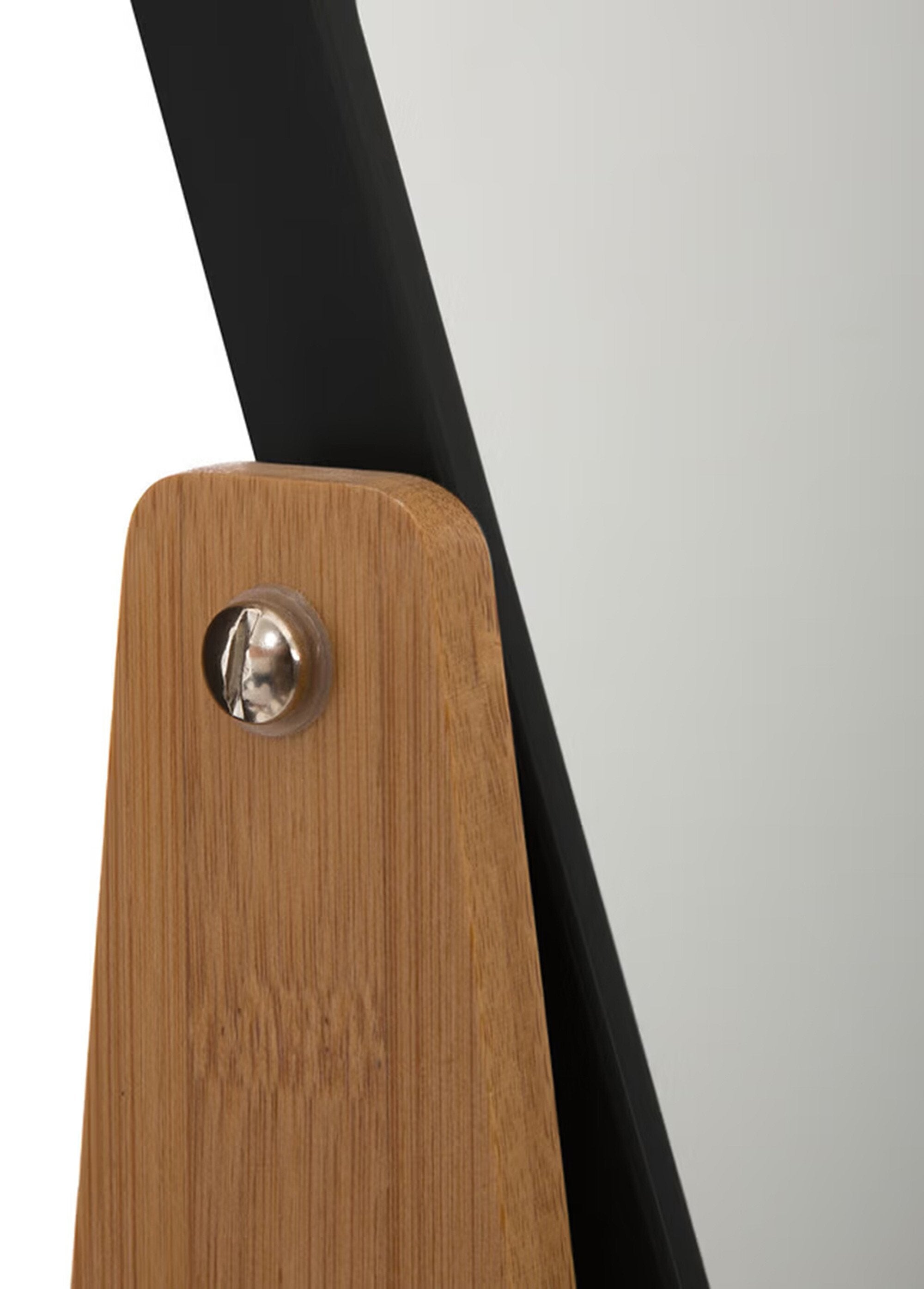 Vergrootspiegel_met_bamboe_voet_Noir_et_bambou_DE1_slim