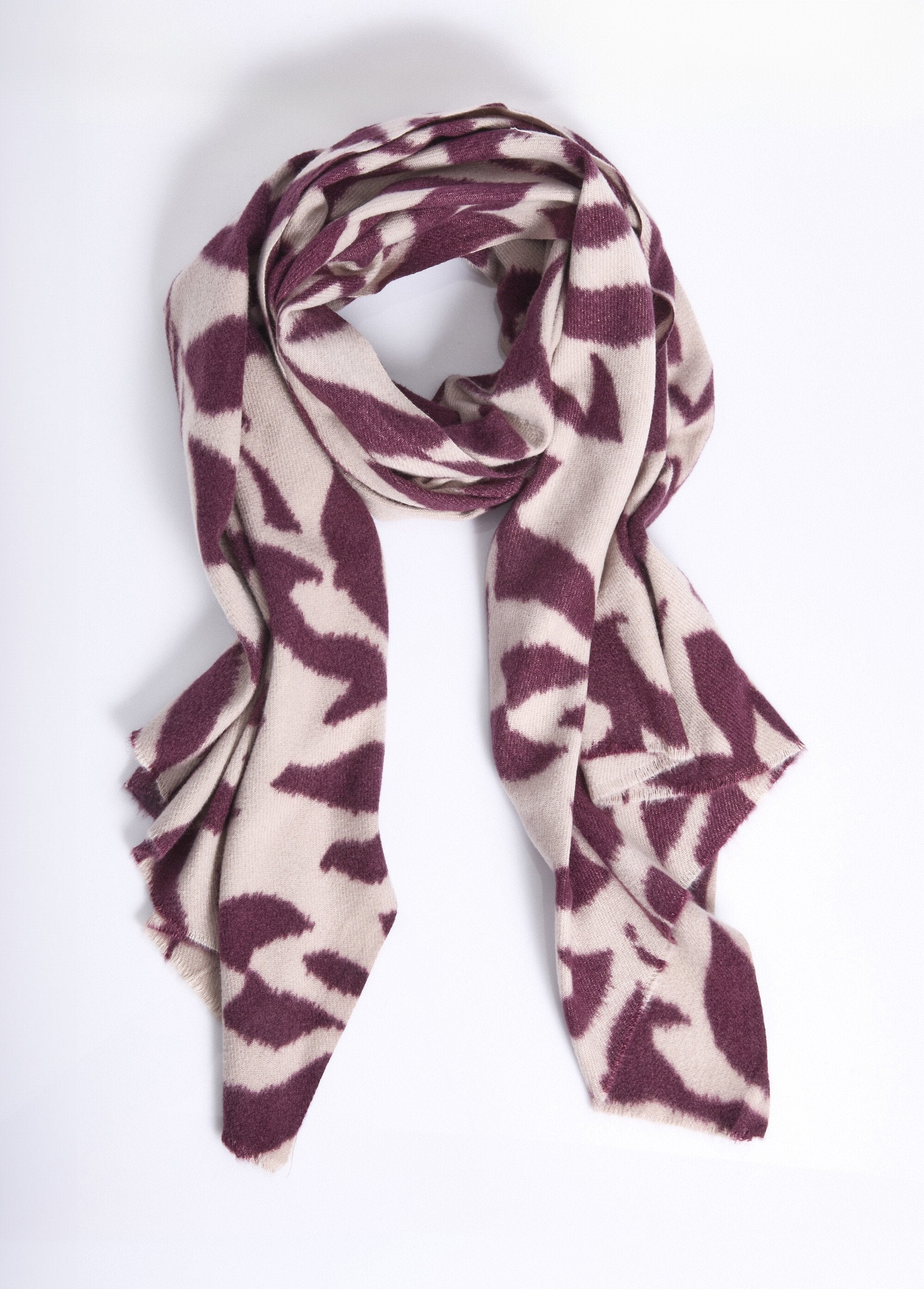 Echarpe_fine_en_lainage_motif_acanthes_Bordeaux_FA1_slim