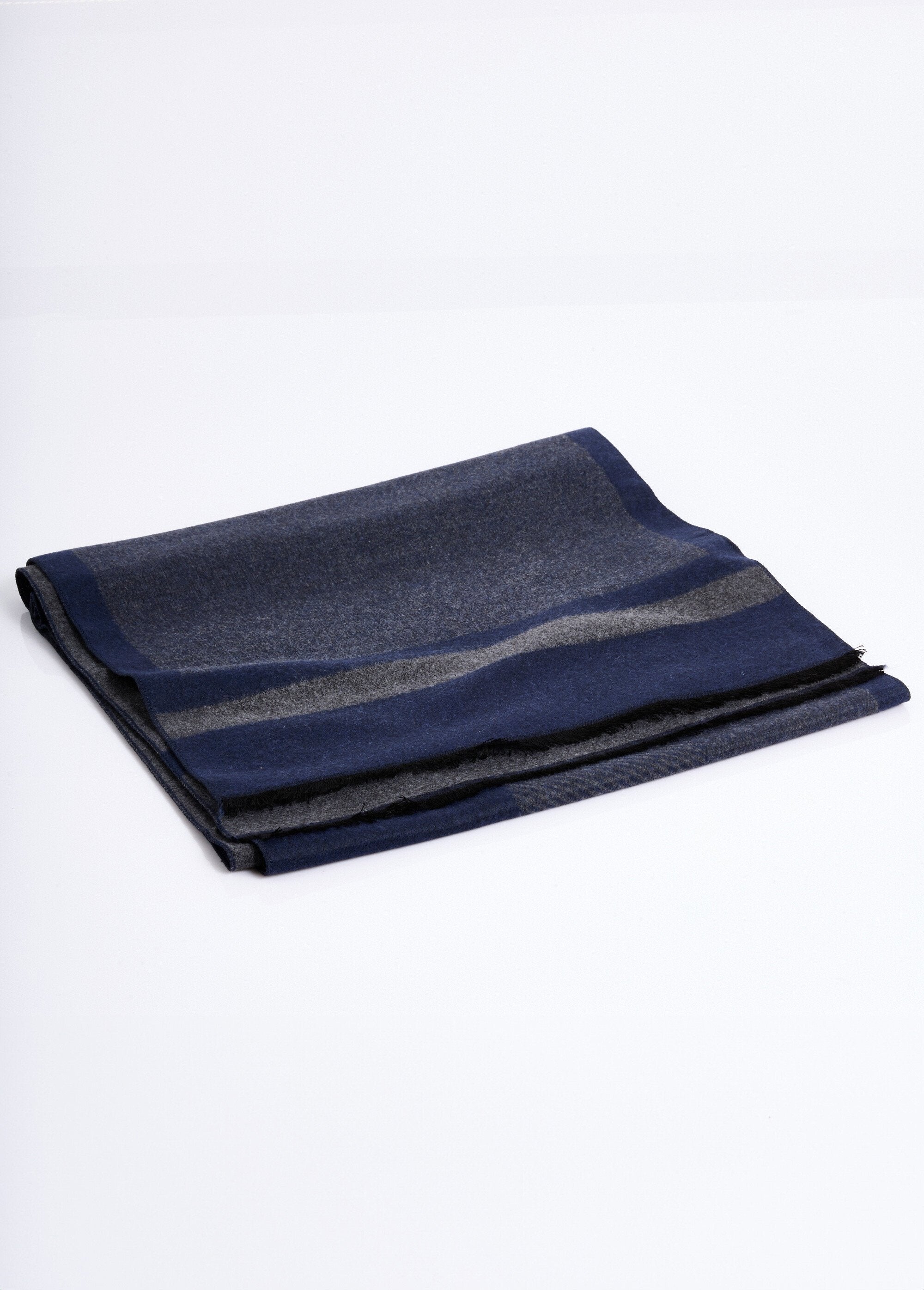 Echarpe_motifs_bicolores_petites_franges_Bleu_FA1_slim