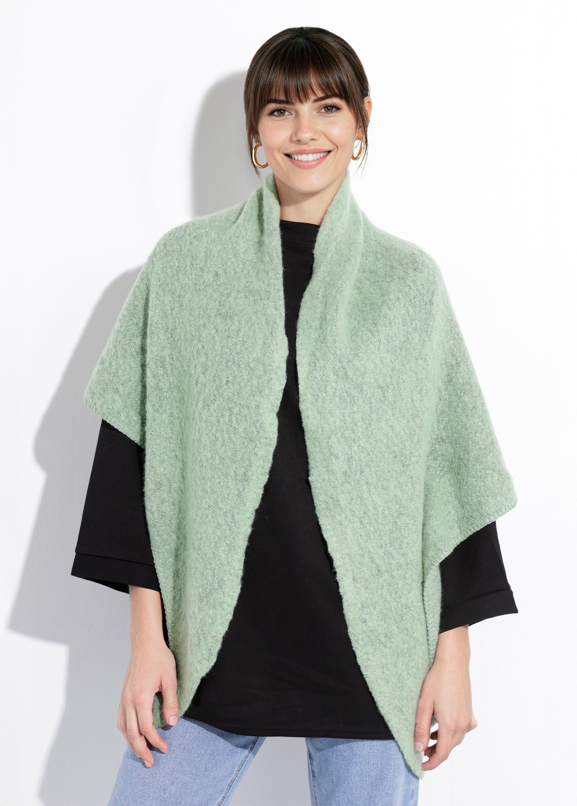 Zachte_en_warme_gebreide_driehoeksjaal_Vert_FA1_slim