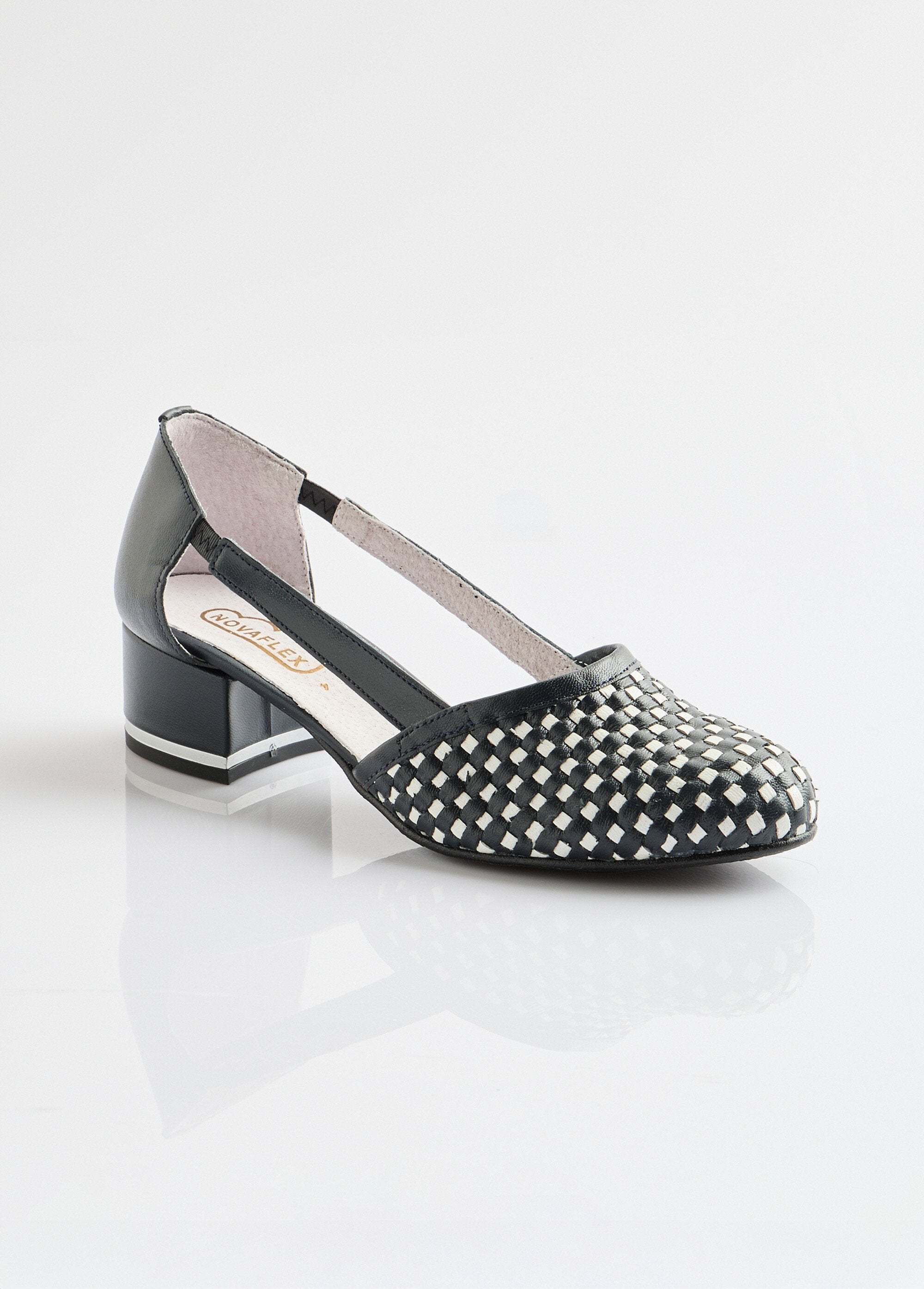 Leren_pumps_Marine_en_wit_FA1_slim