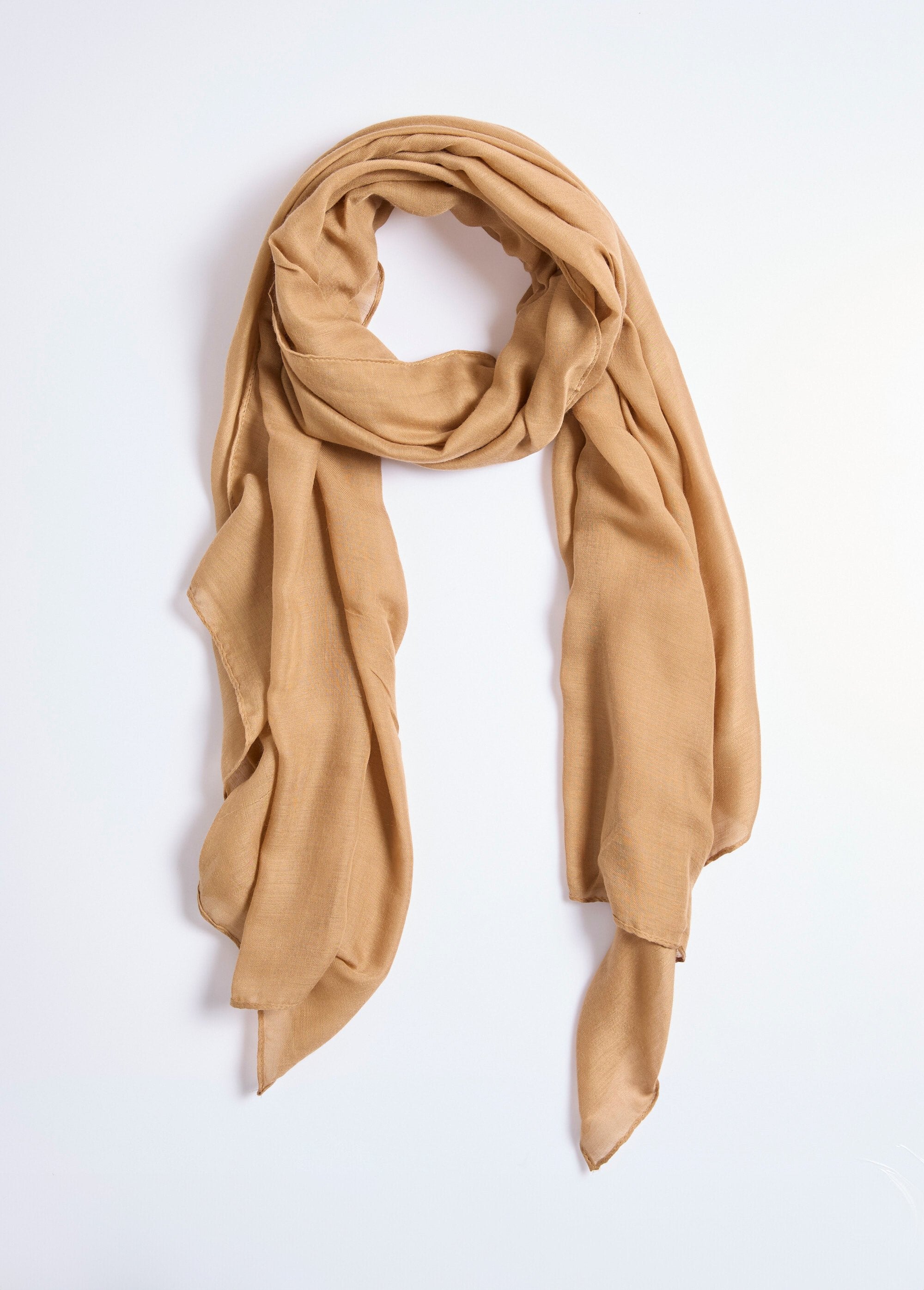Vloeiende_pareo_stola_om_te_binden_Camel_DE2_slim