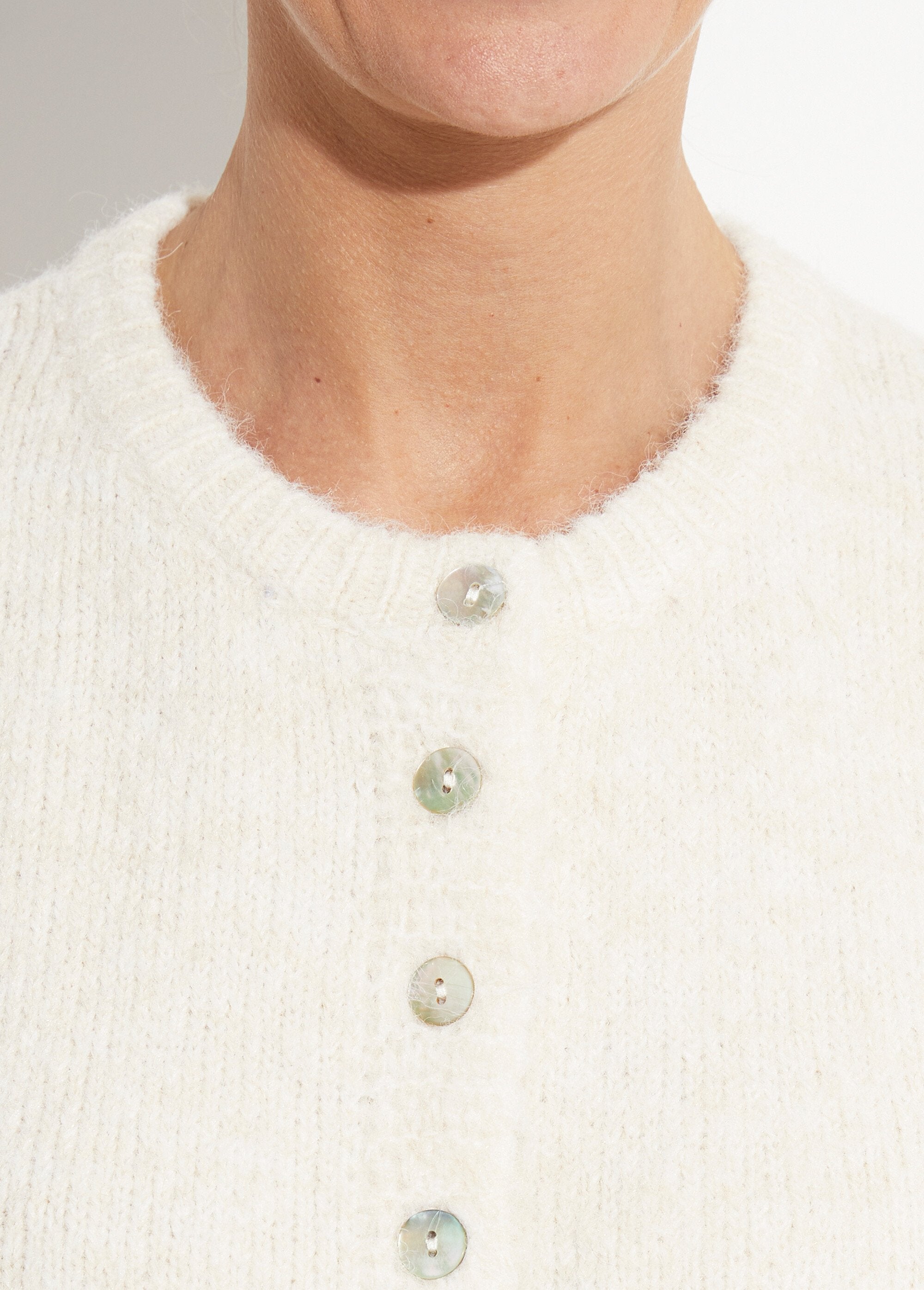 Wollen_vest_met_korte_mouwen_Ecru_DE1_slim