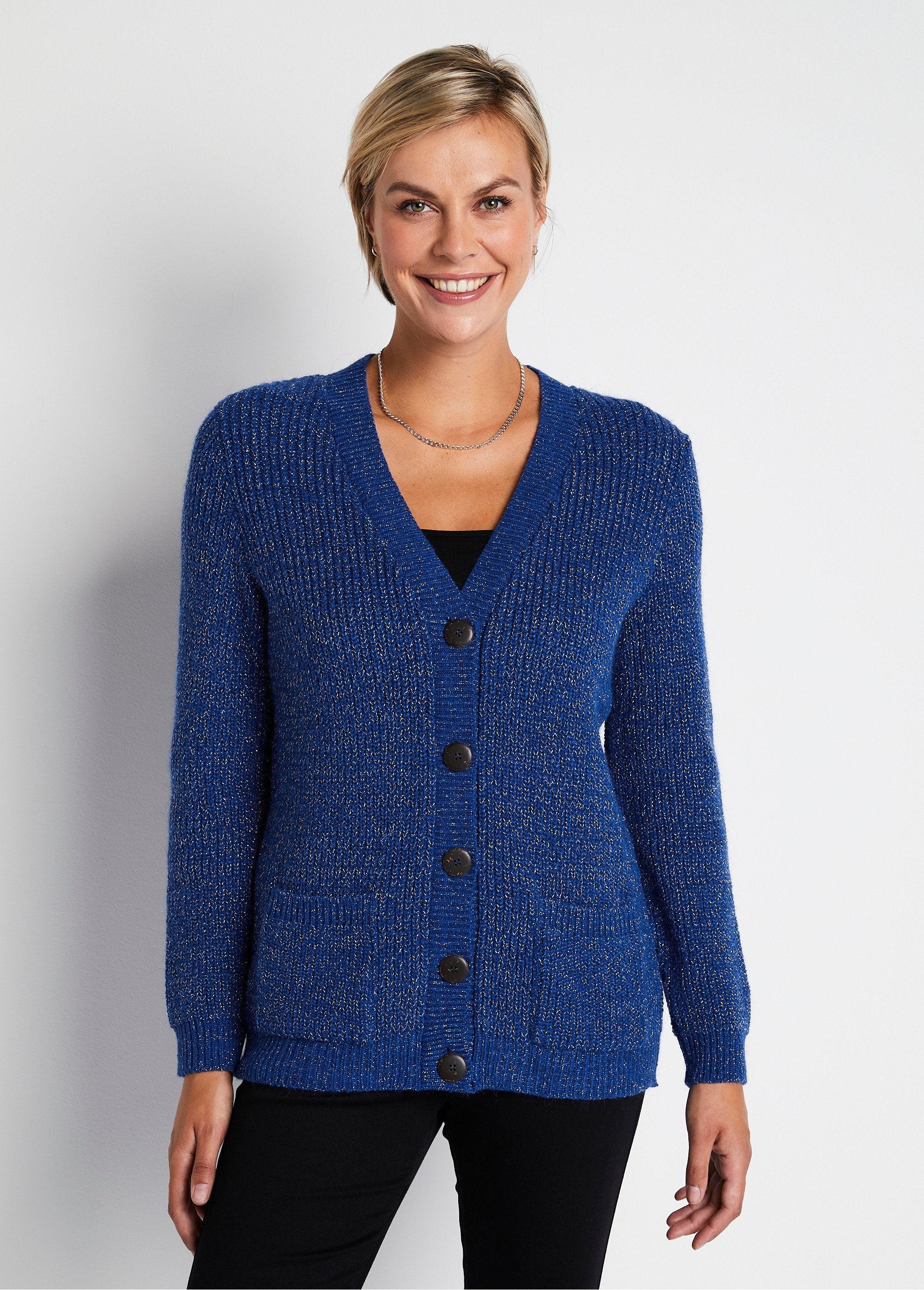 Halflang_vest_met_knopen_in_parelbreisel_met_wol_BLAUW_FA1_slim