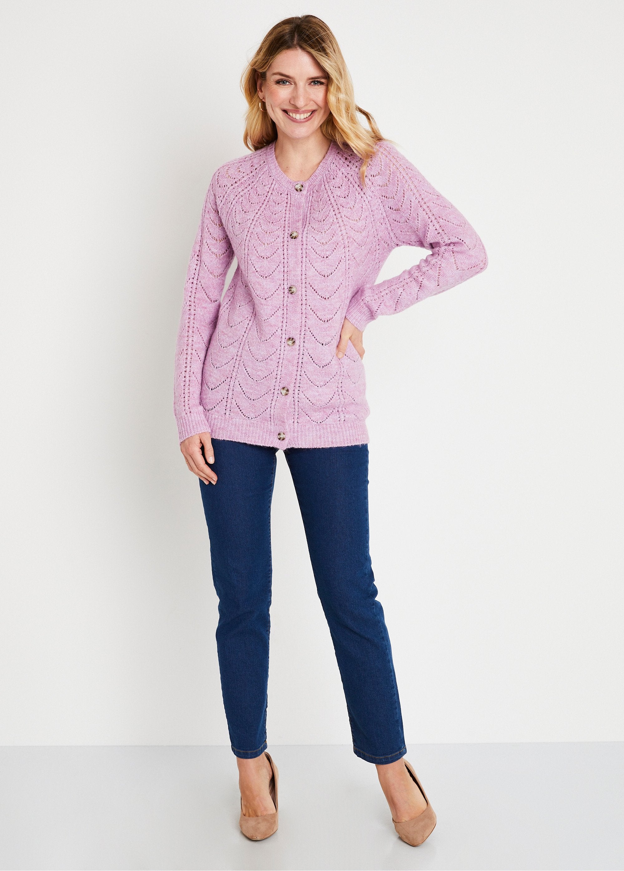 Cardigan_met_knopen_en_zoomdetails_en_ronde_hals_Lilas_SF1_slim