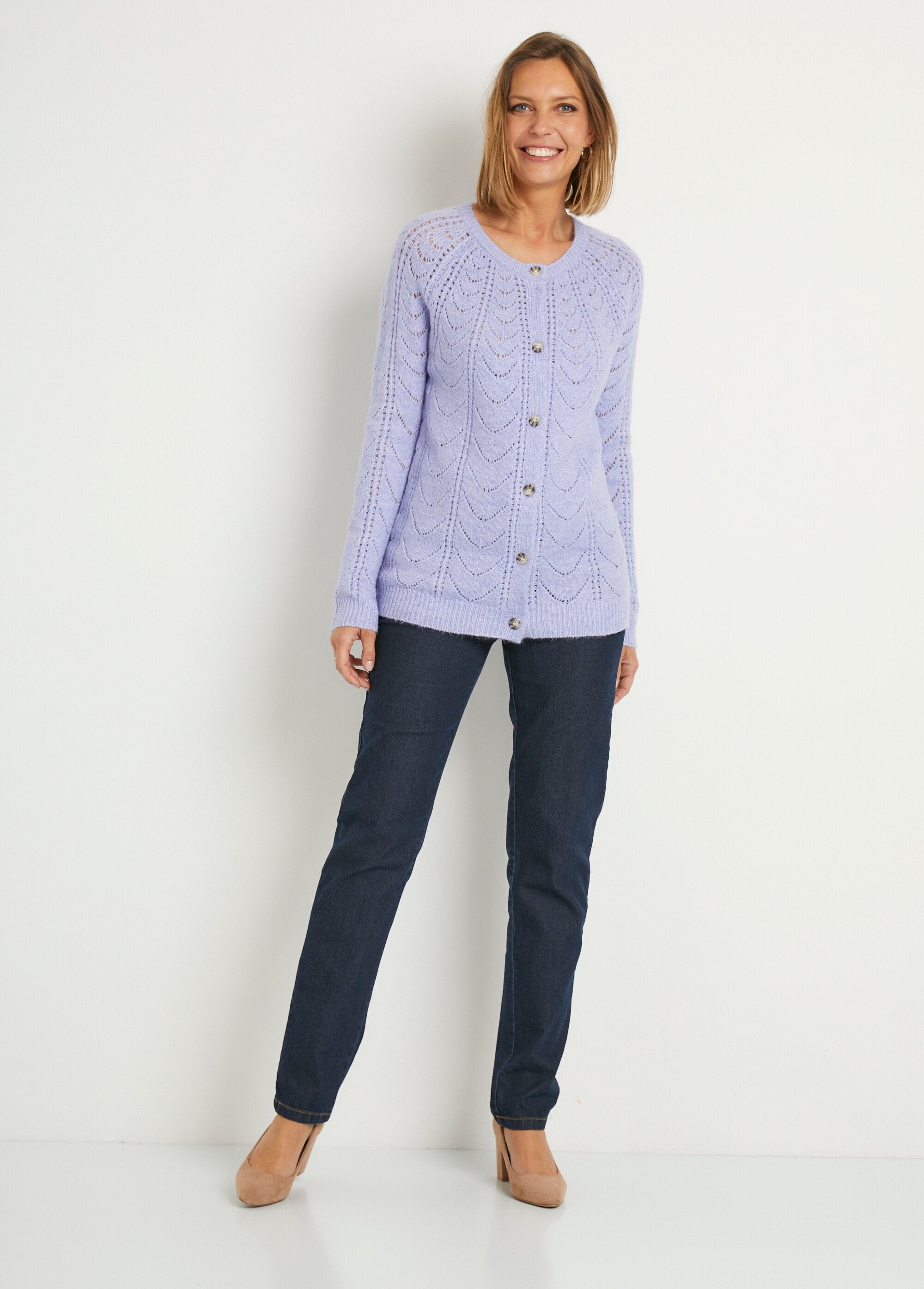 Cardigan_met_knopen_en_zoomdetails_en_ronde_hals_Parme_SF1_slim