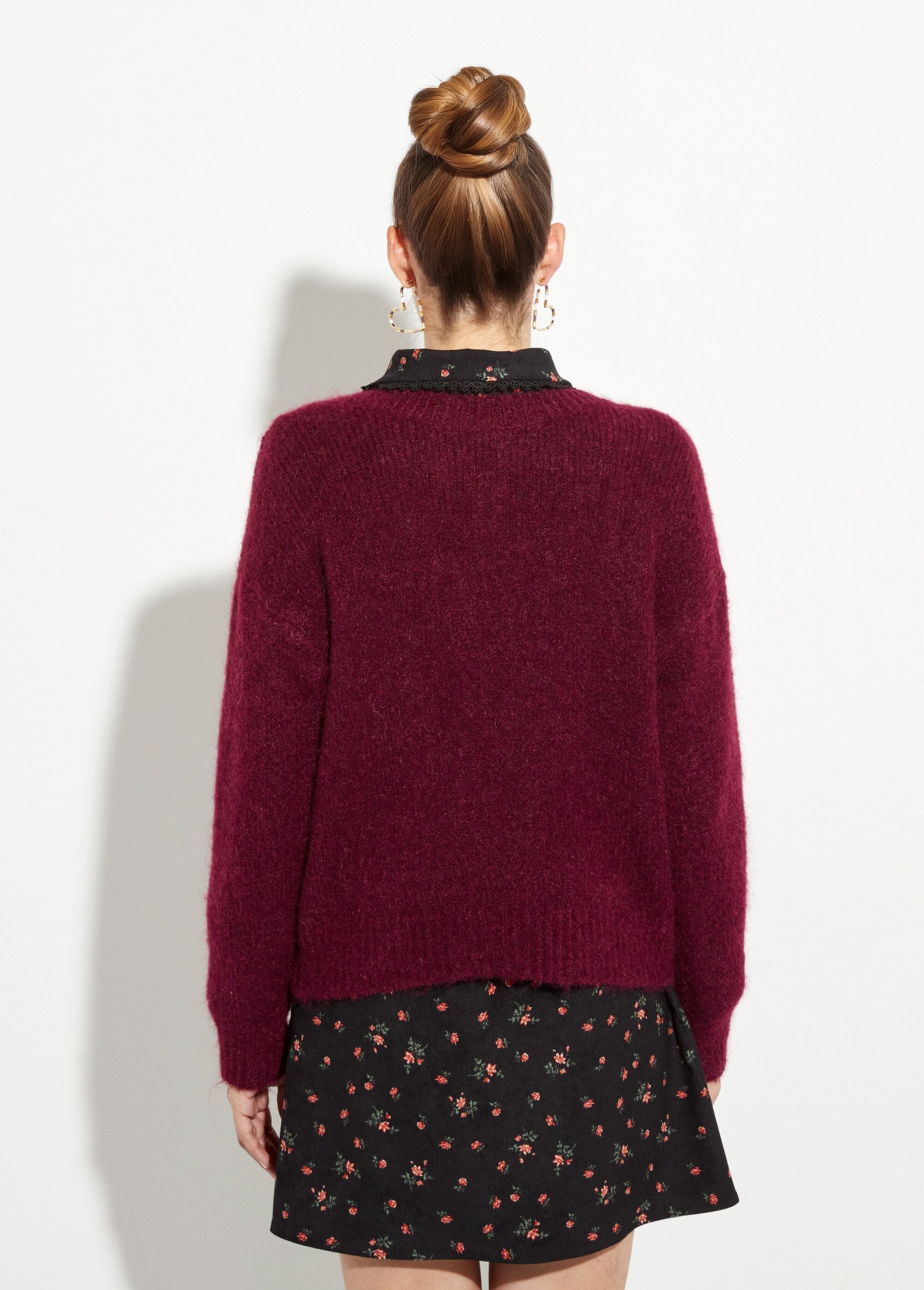 Warm_wollen_vest_met_knoopjes_met_juwelen_Bordeaux_DO1_slim