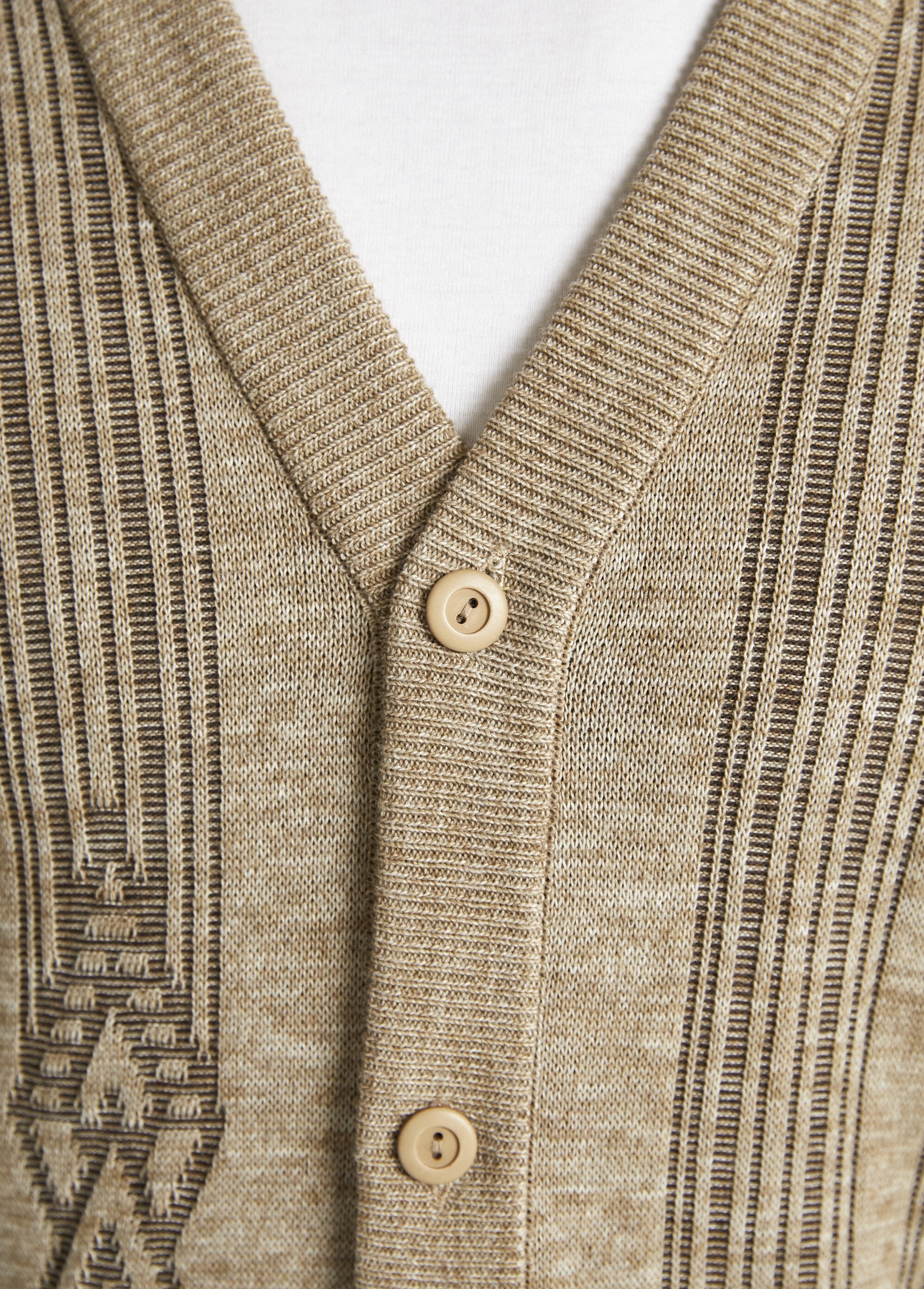 Gilet_col_V_boutonné_manches_longues_laine_Chine_beige_DE2_slim