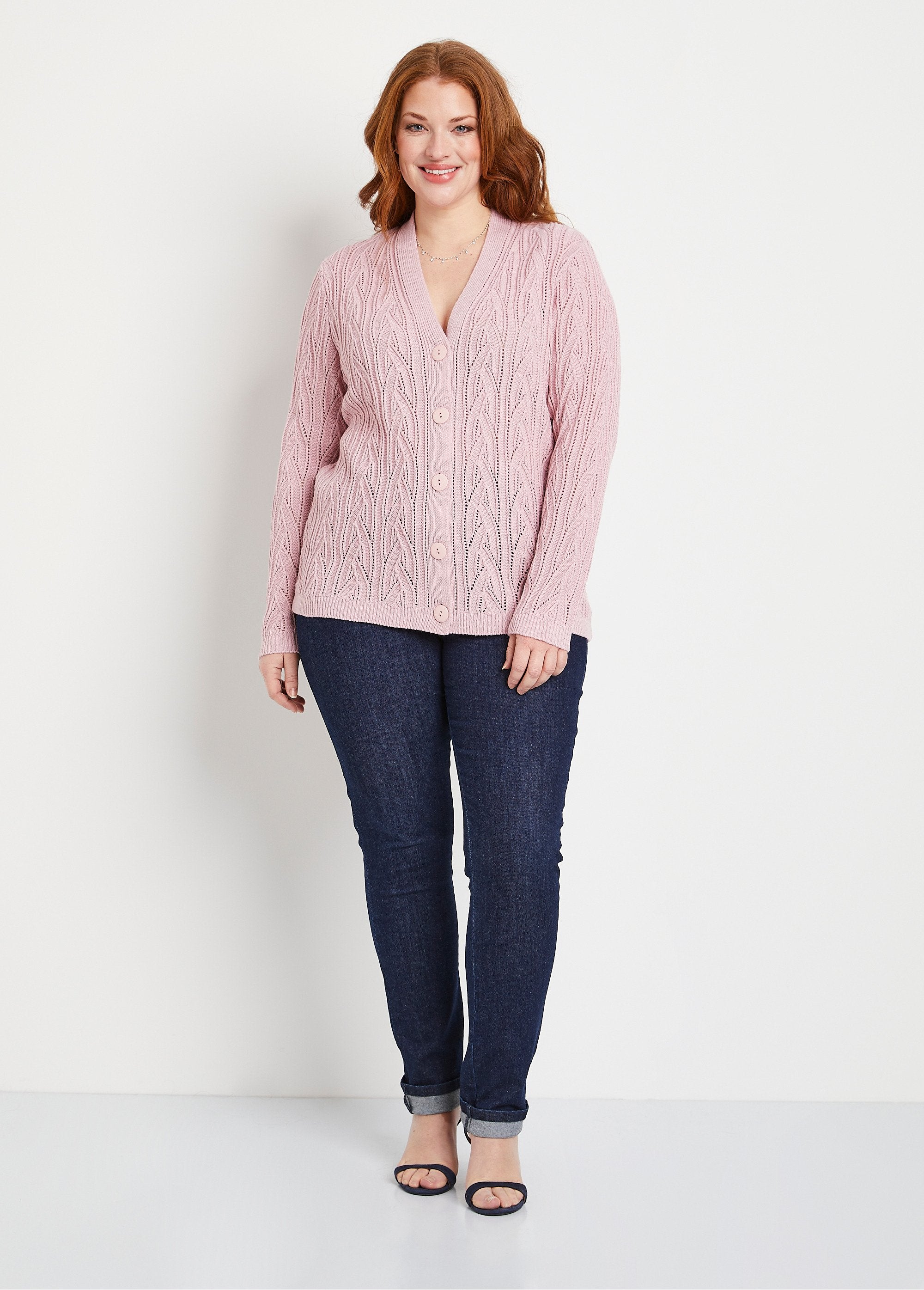 Kort_opengewerkt_vest_met_knopen_ROZE_SF1_curvy