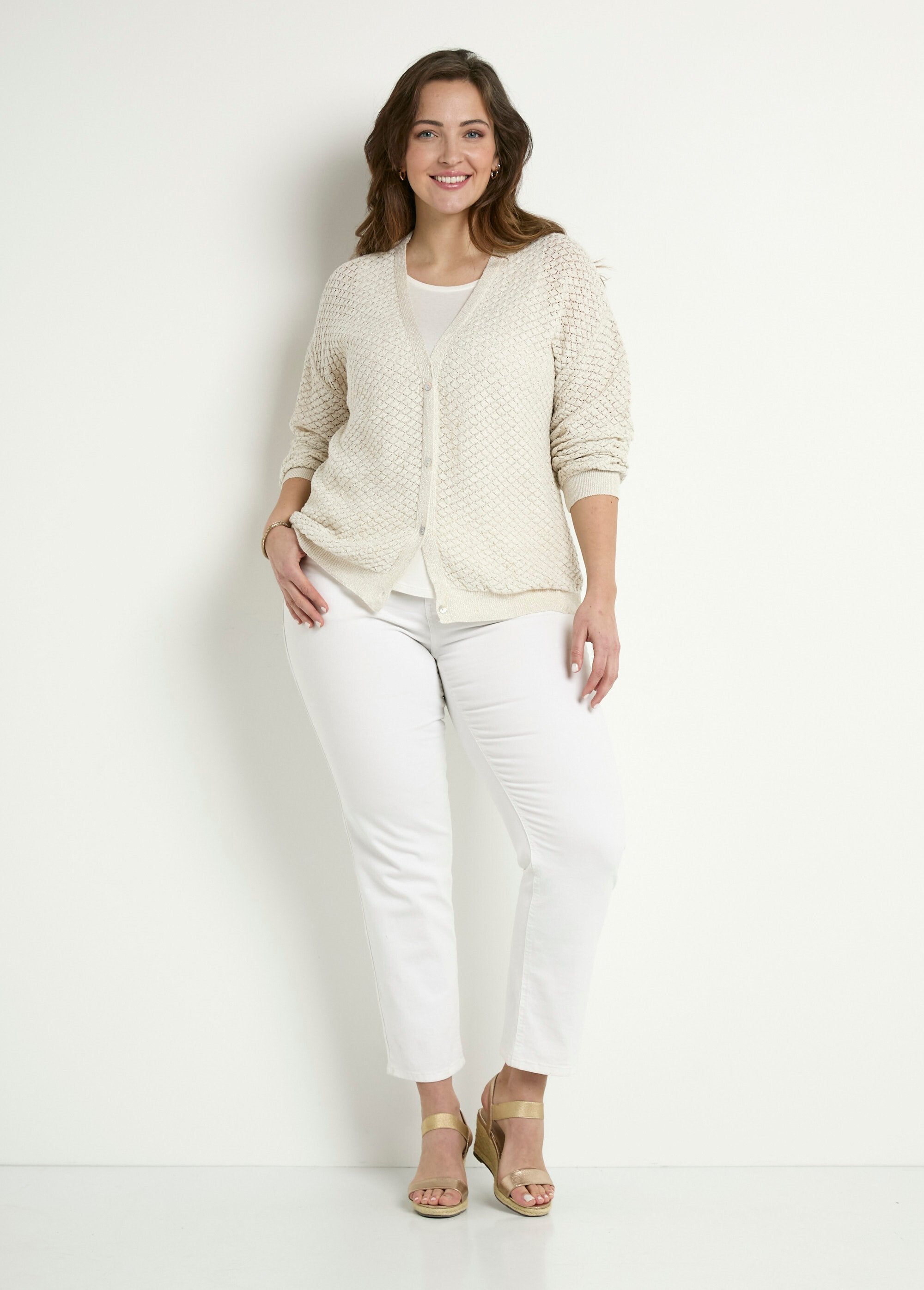 Gilet_court_boutonné_col_V_manches_longues_Beige_dore_SF1_curvy