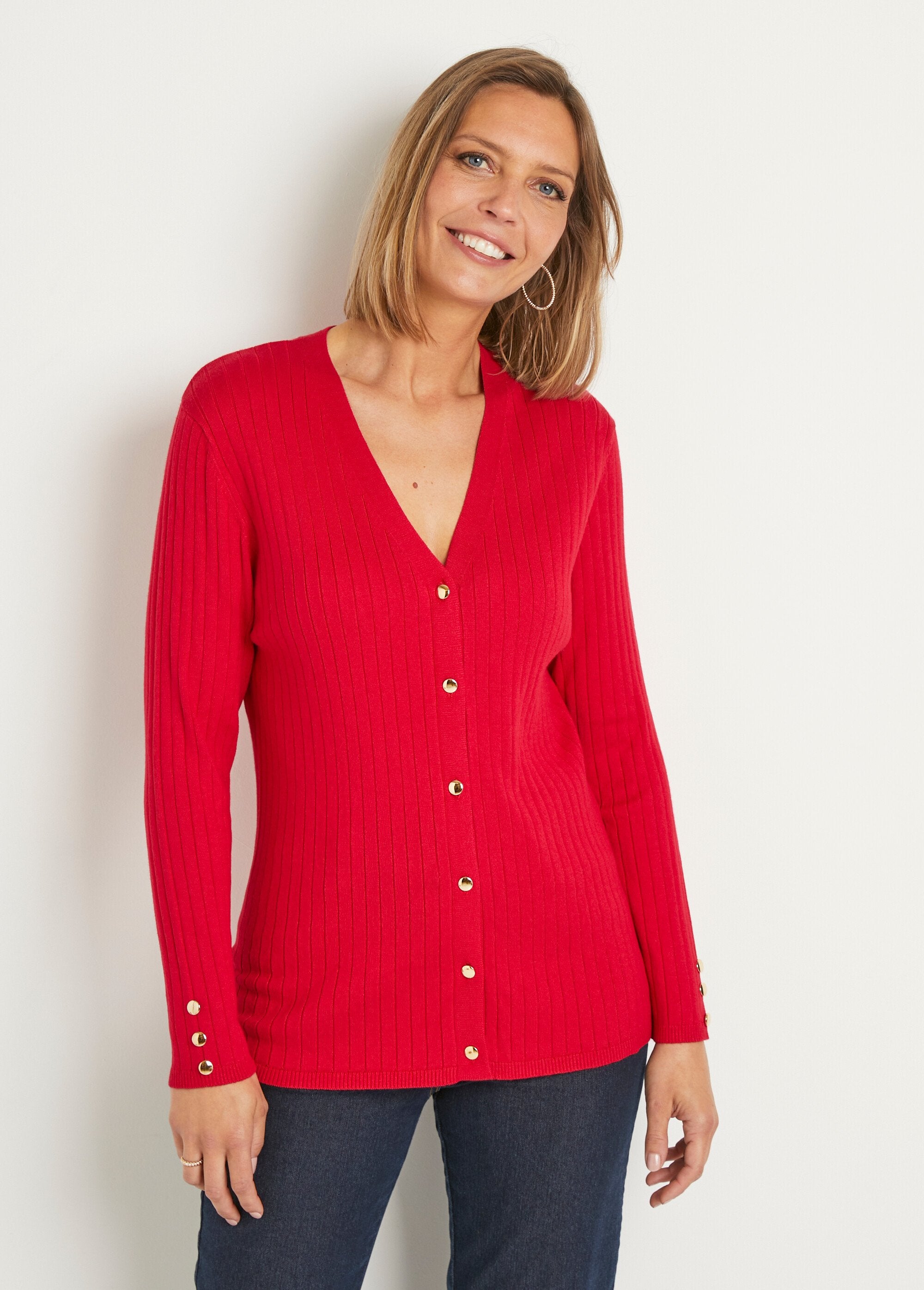 Geribd_kort_vest_met_V-hals_en_knopen_Rouge_FA1_slim