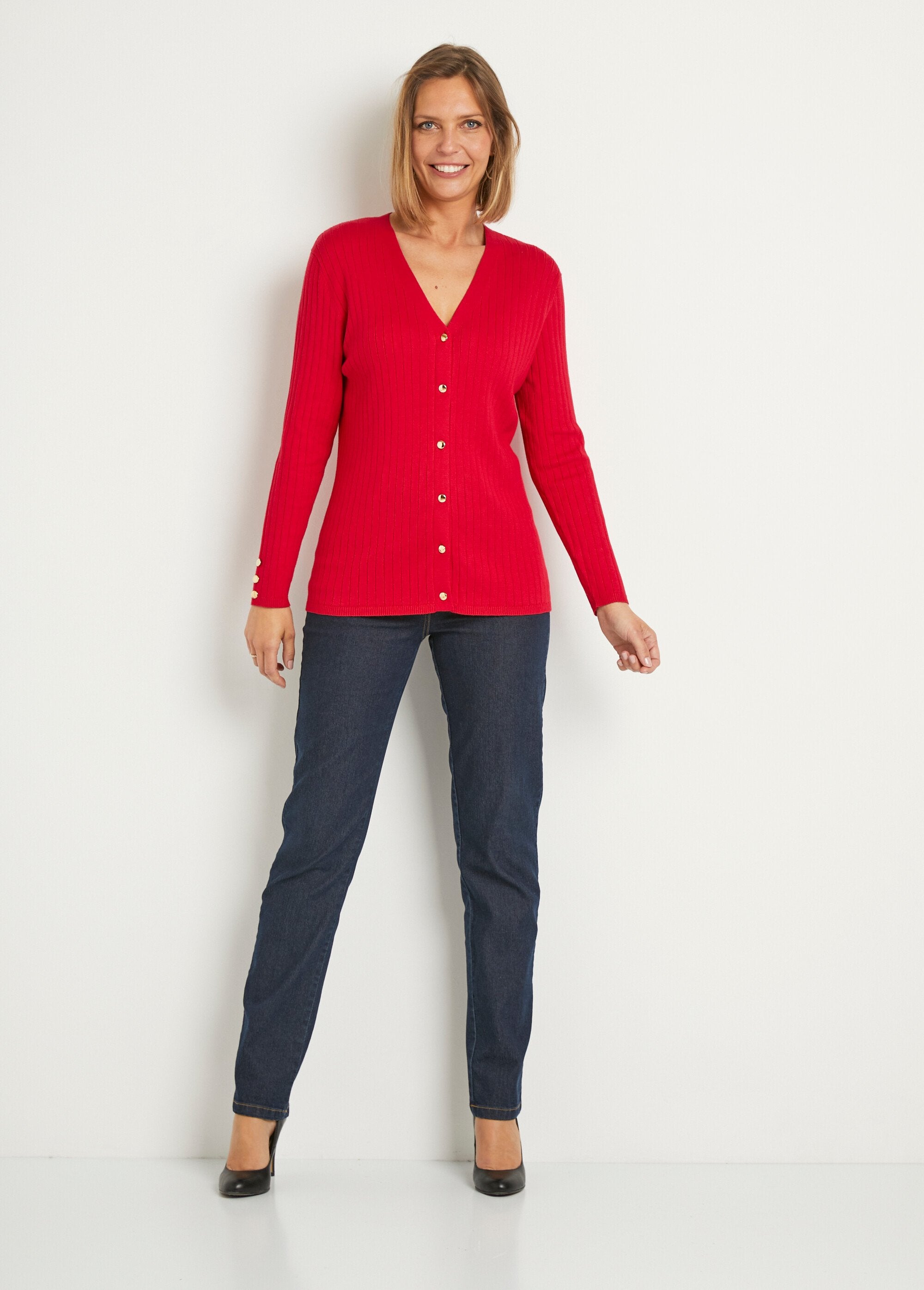 Geribd_kort_vest_met_V-hals_en_knopen_Rouge_SF1_slim