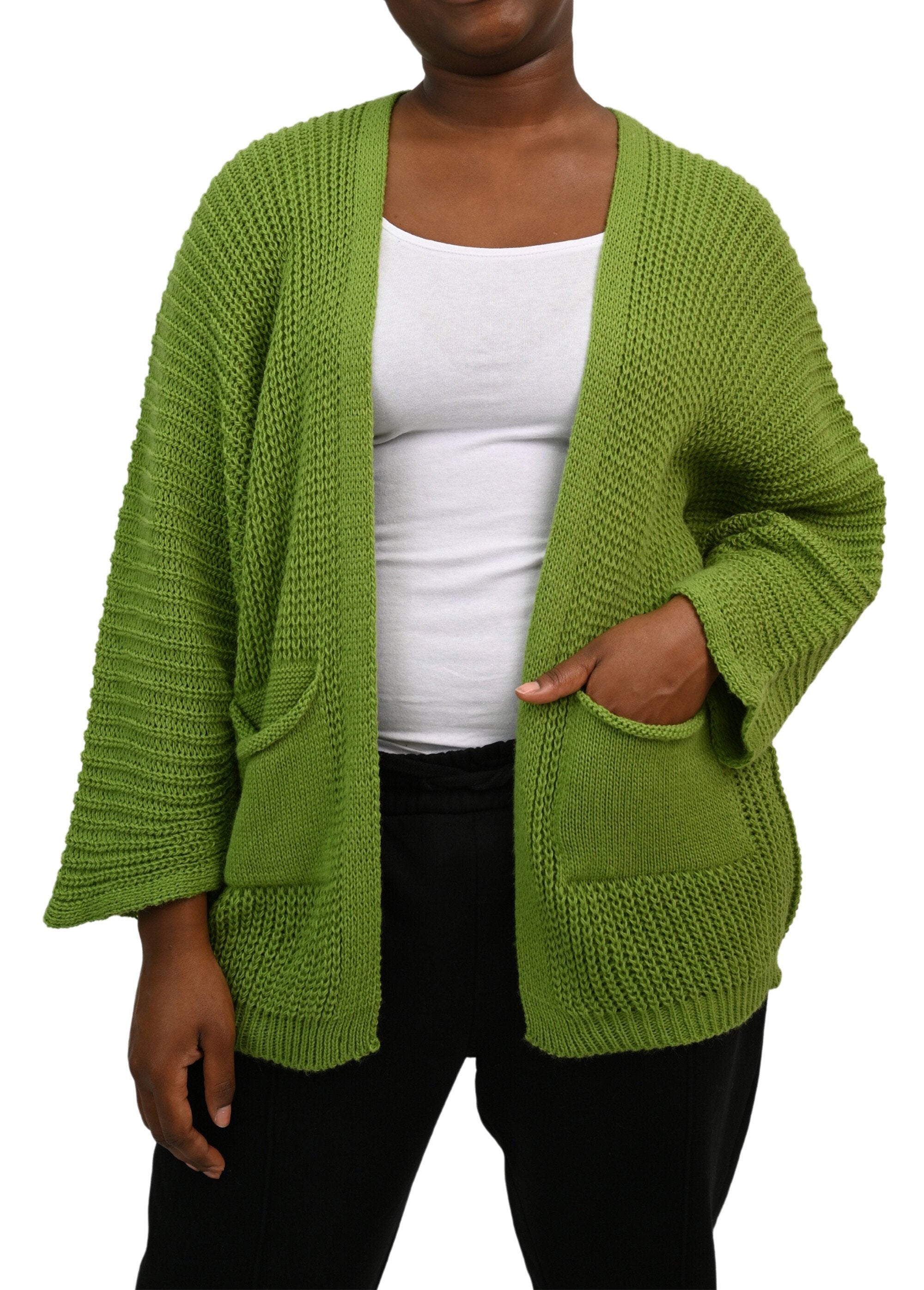 Lang_gebreid_vest_met_opgestikte_zakken_Vert_olive_FA1_curvy