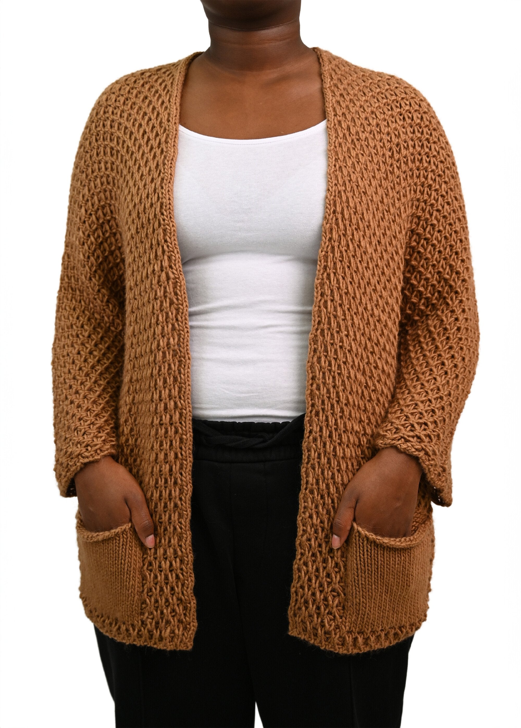 Naadloos_lang_gebreid_vest_Noisette_FA2_curvy