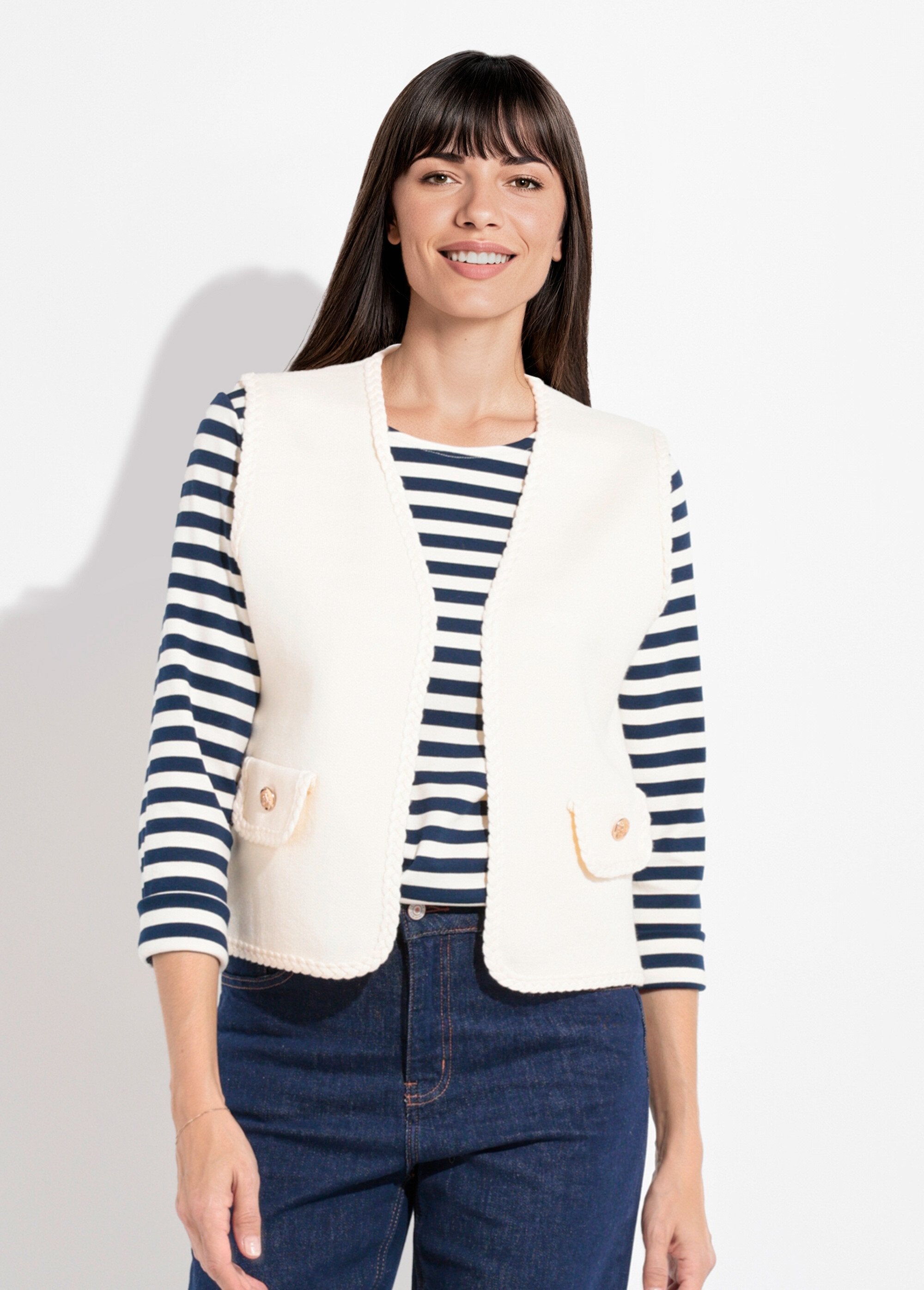 Dik_mouwloos_vest_met_gevlochten_details_Beige_FA1_slim