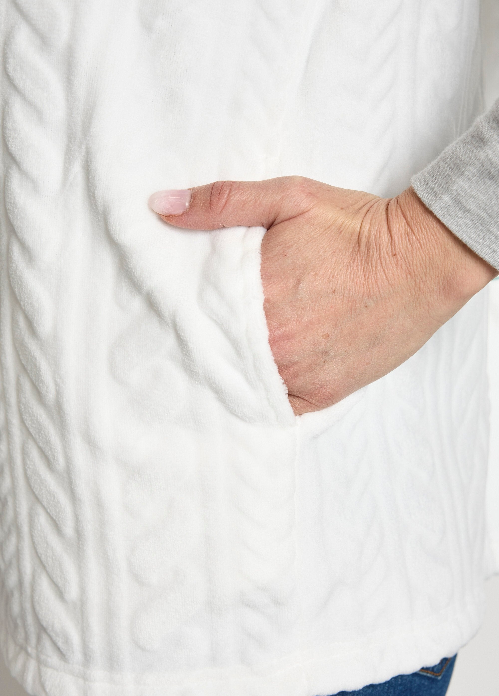 Mouwloos_fleece_vest_met_ritssluiting_en_pluche_gevoel_Blanc_DE2_slim